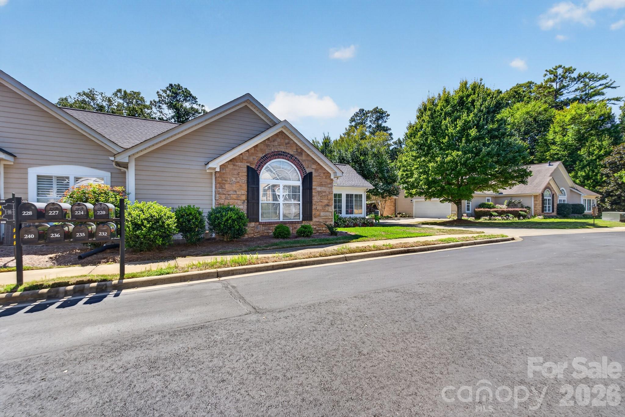 232 Lone Oak Circle Property Photo 32