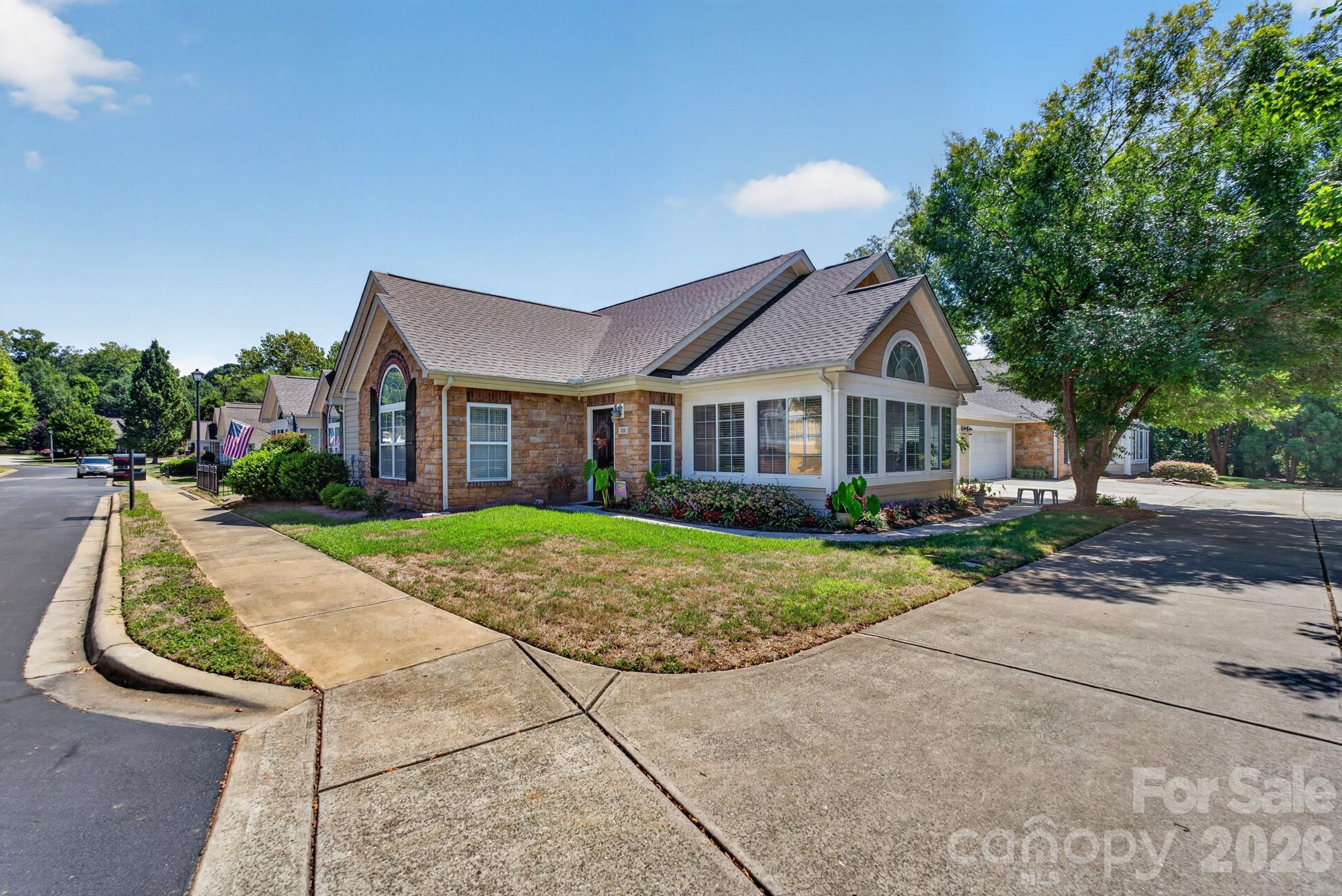 232 Lone Oak Circle Property Photo 33