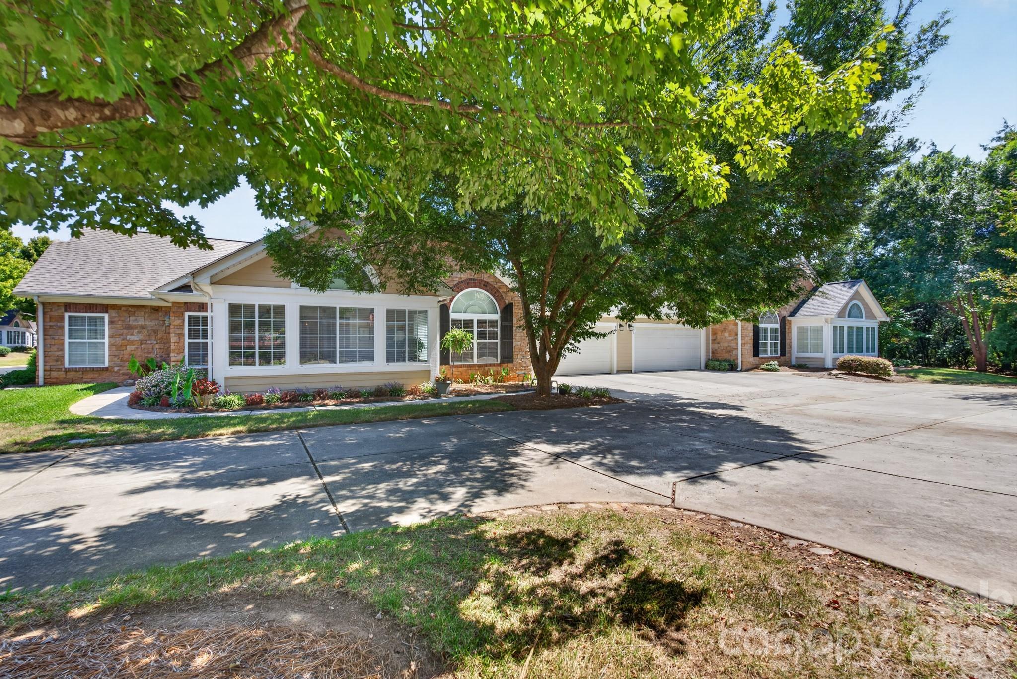232 Lone Oak Circle Property Photo 34