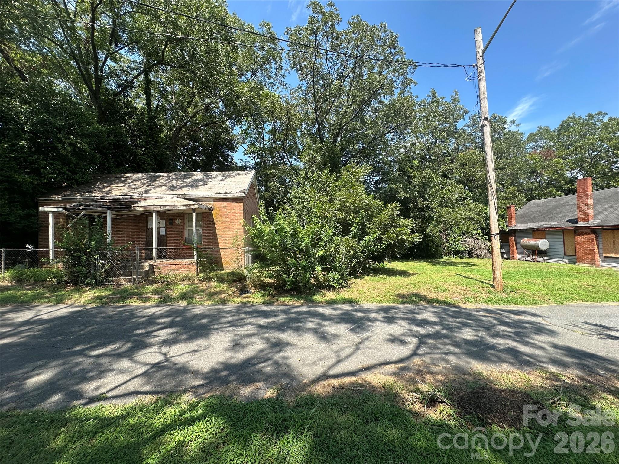 806 Gordon Street Property Photo 1