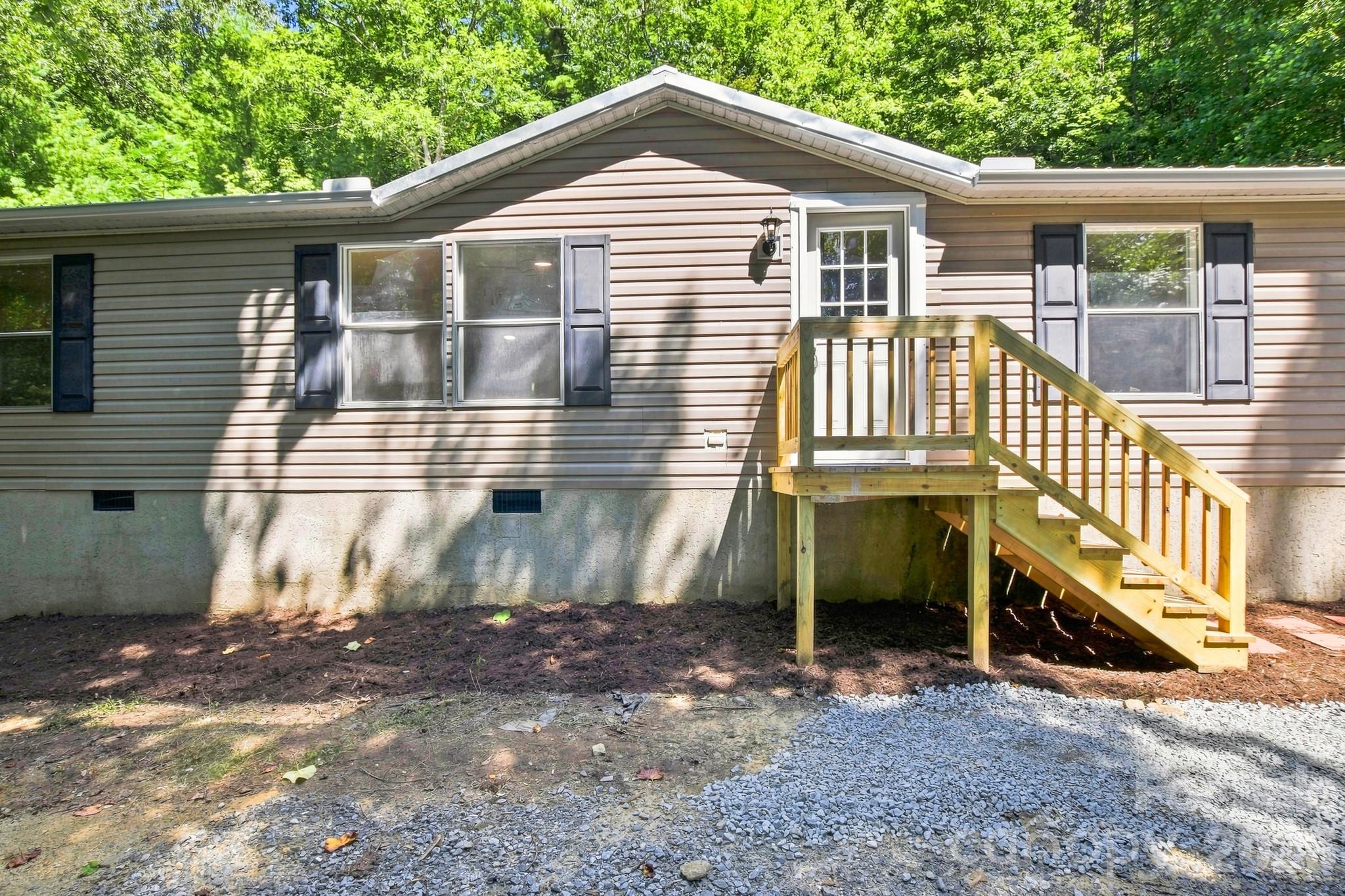 190 Pinewood Knoll Drive Property Photo 1