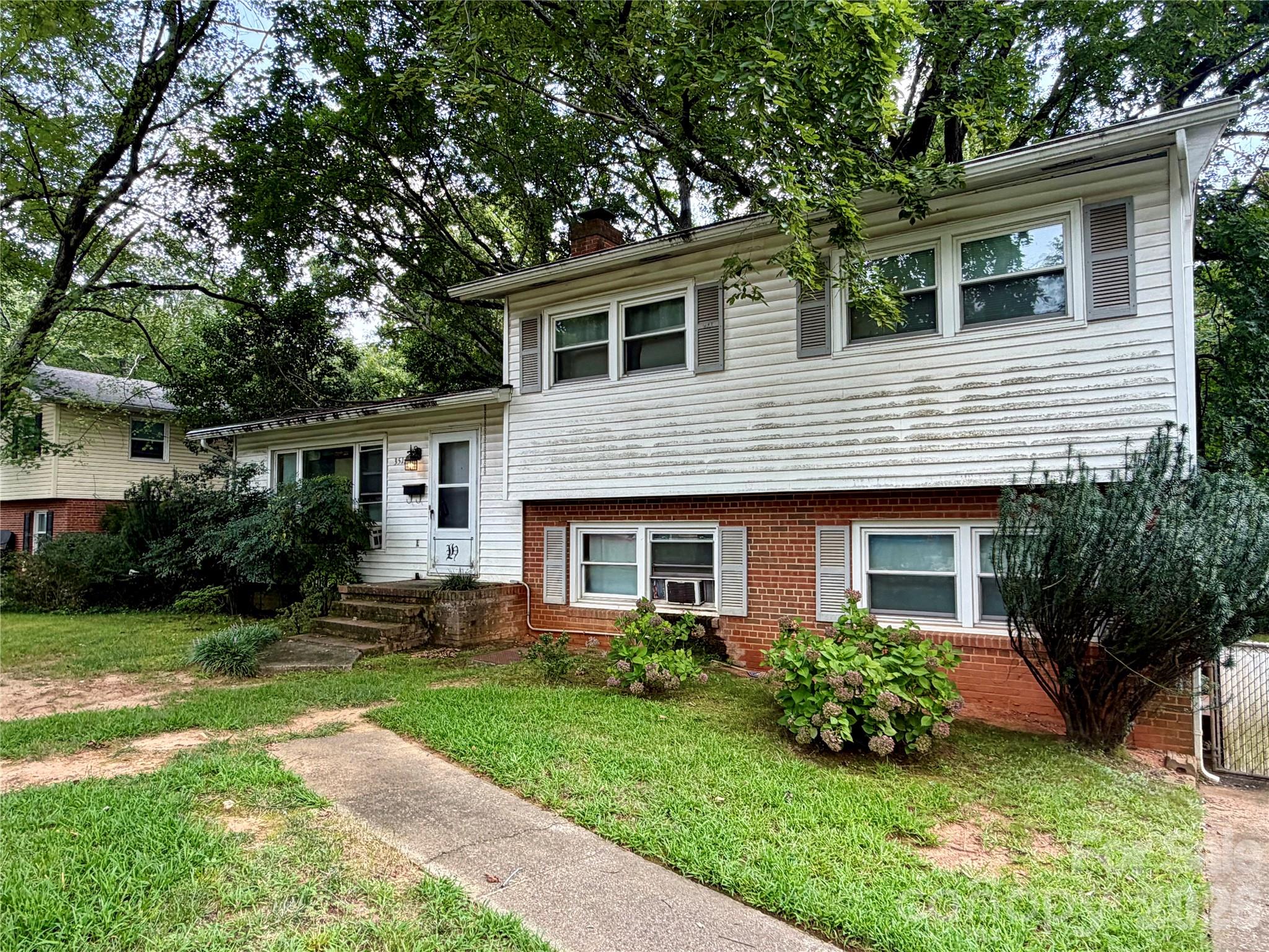 3512 Winterfield Place Property Photo 2