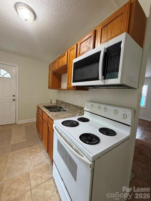 323 Lakewood Avenue 2 Property Photo 4