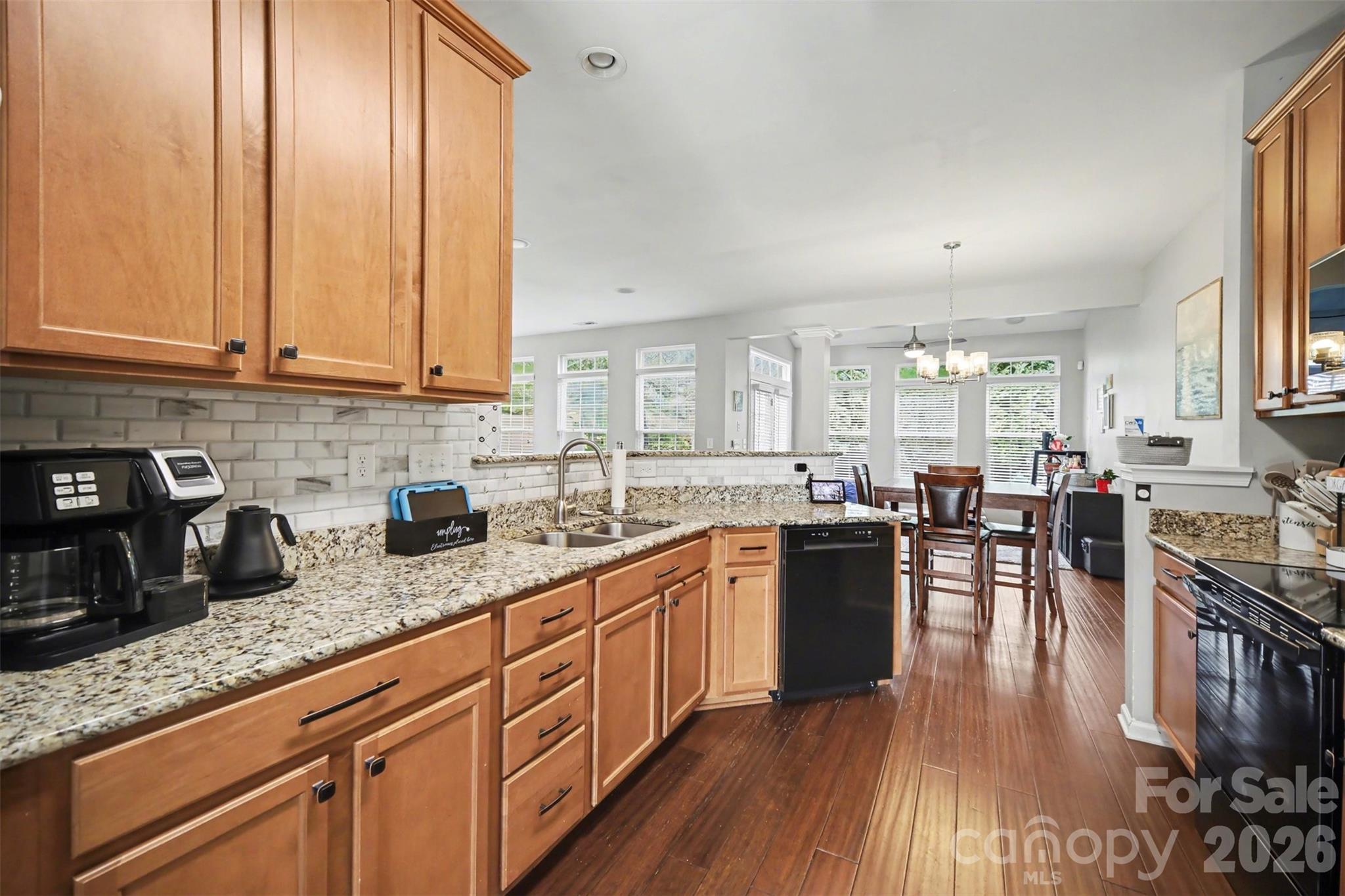 5705 Mossdale Lane Property Photo 3