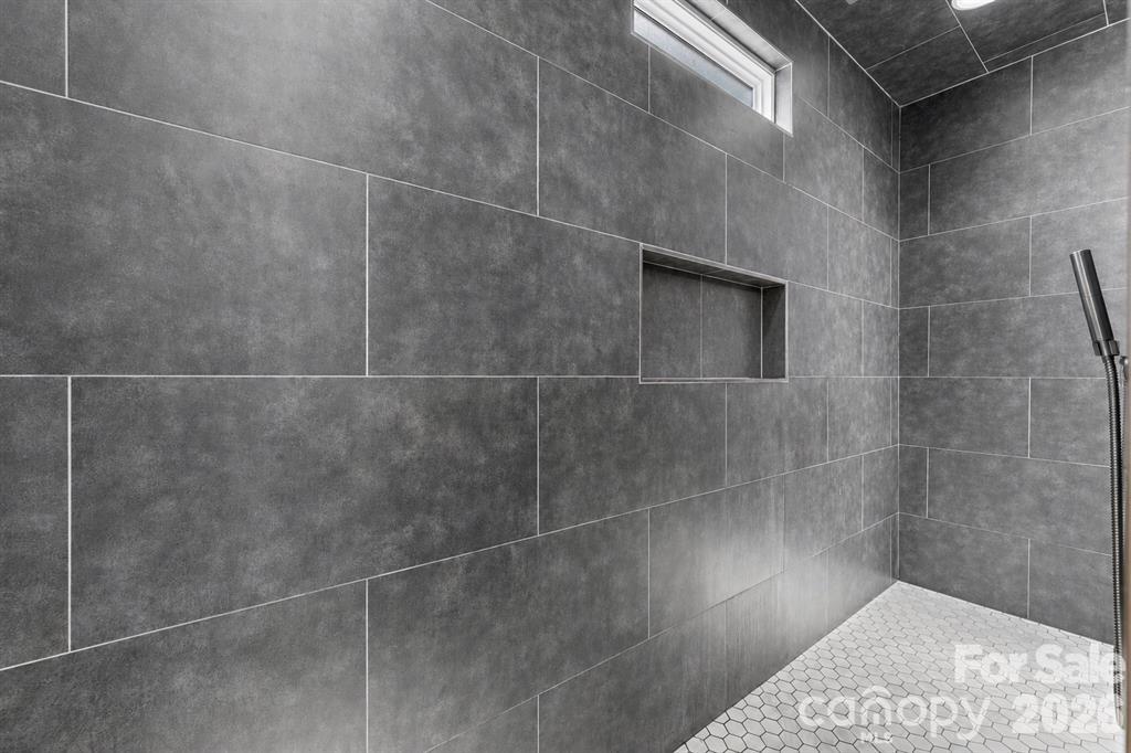 5046 Woodwinds Drive Property Photo 21