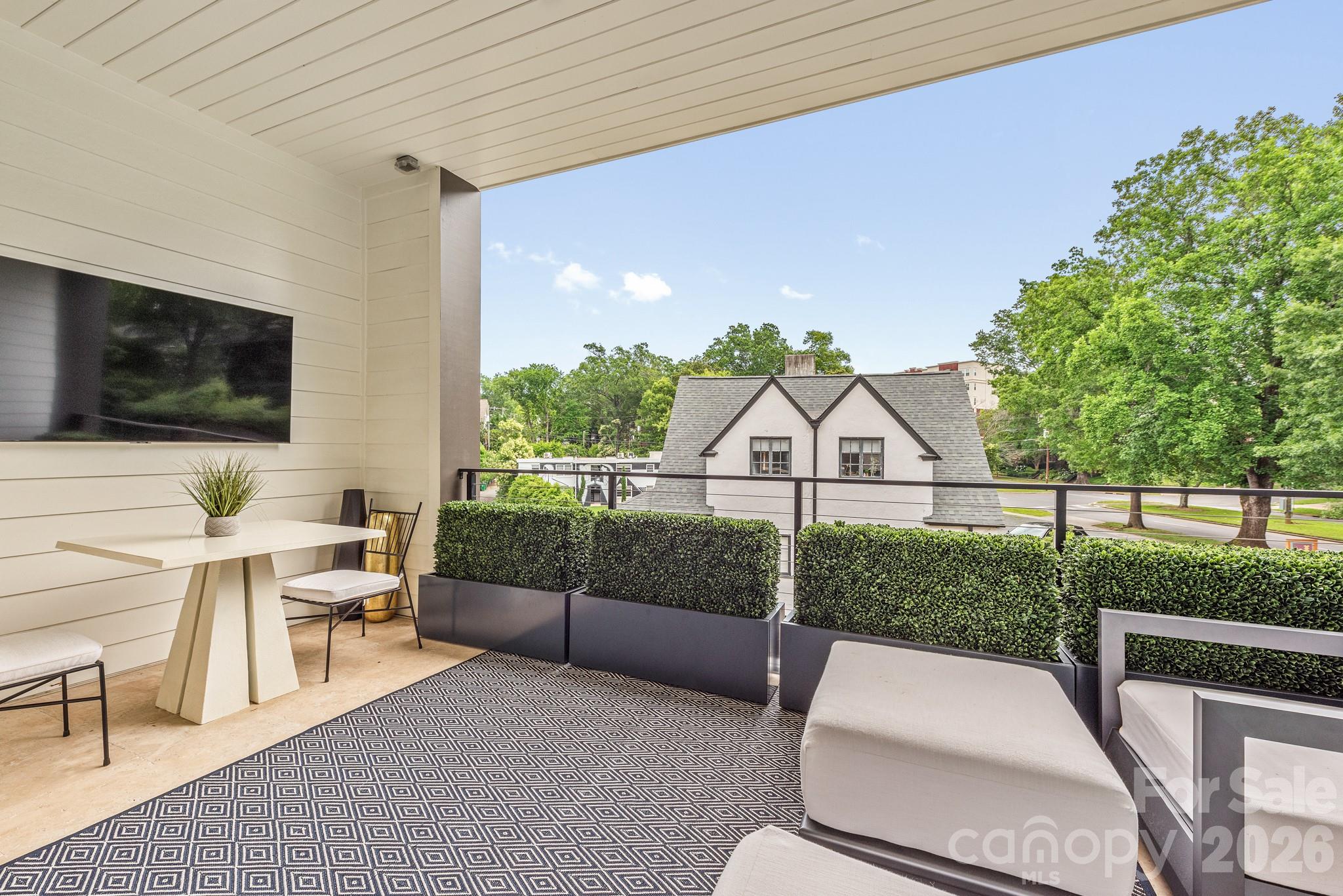 610 Queens Road Property Photo 25