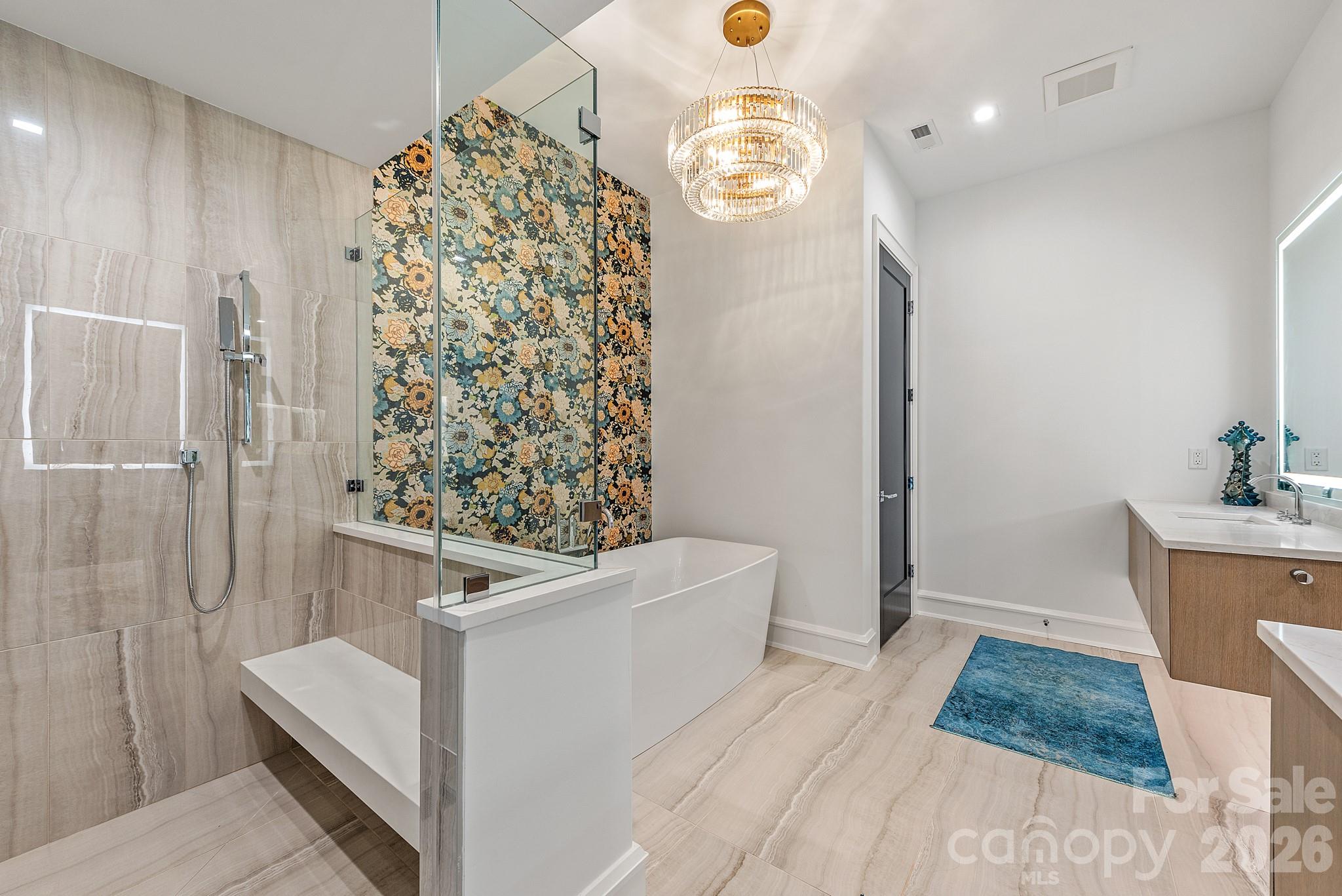 610 Queens Road Property Photo 30