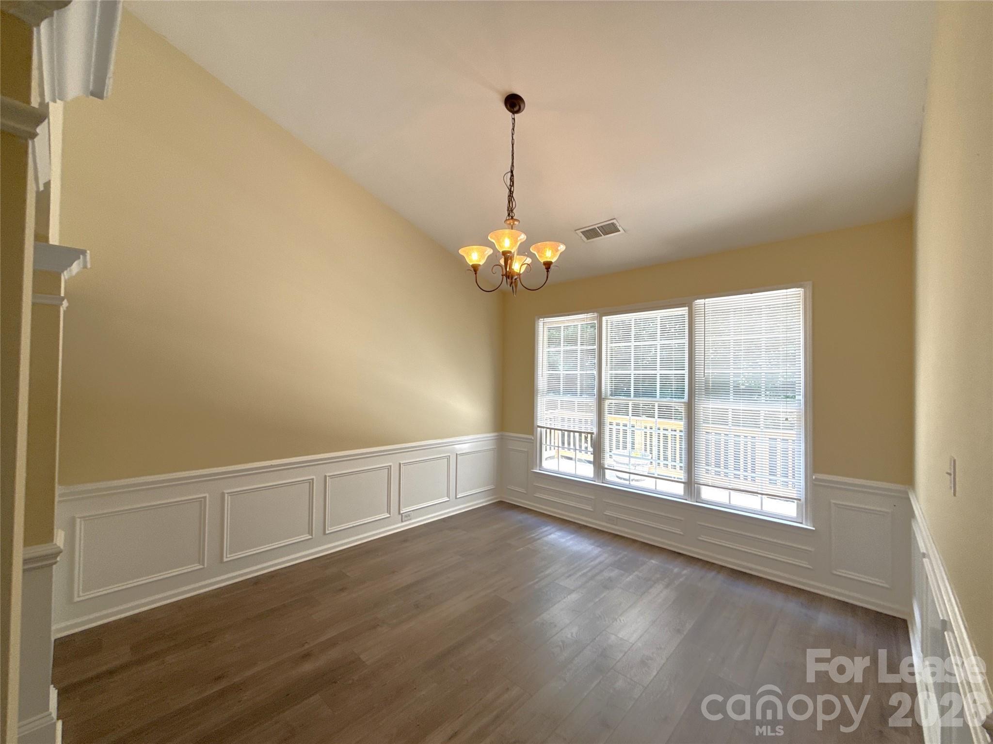 3100 Arklow Road Property Photo 6