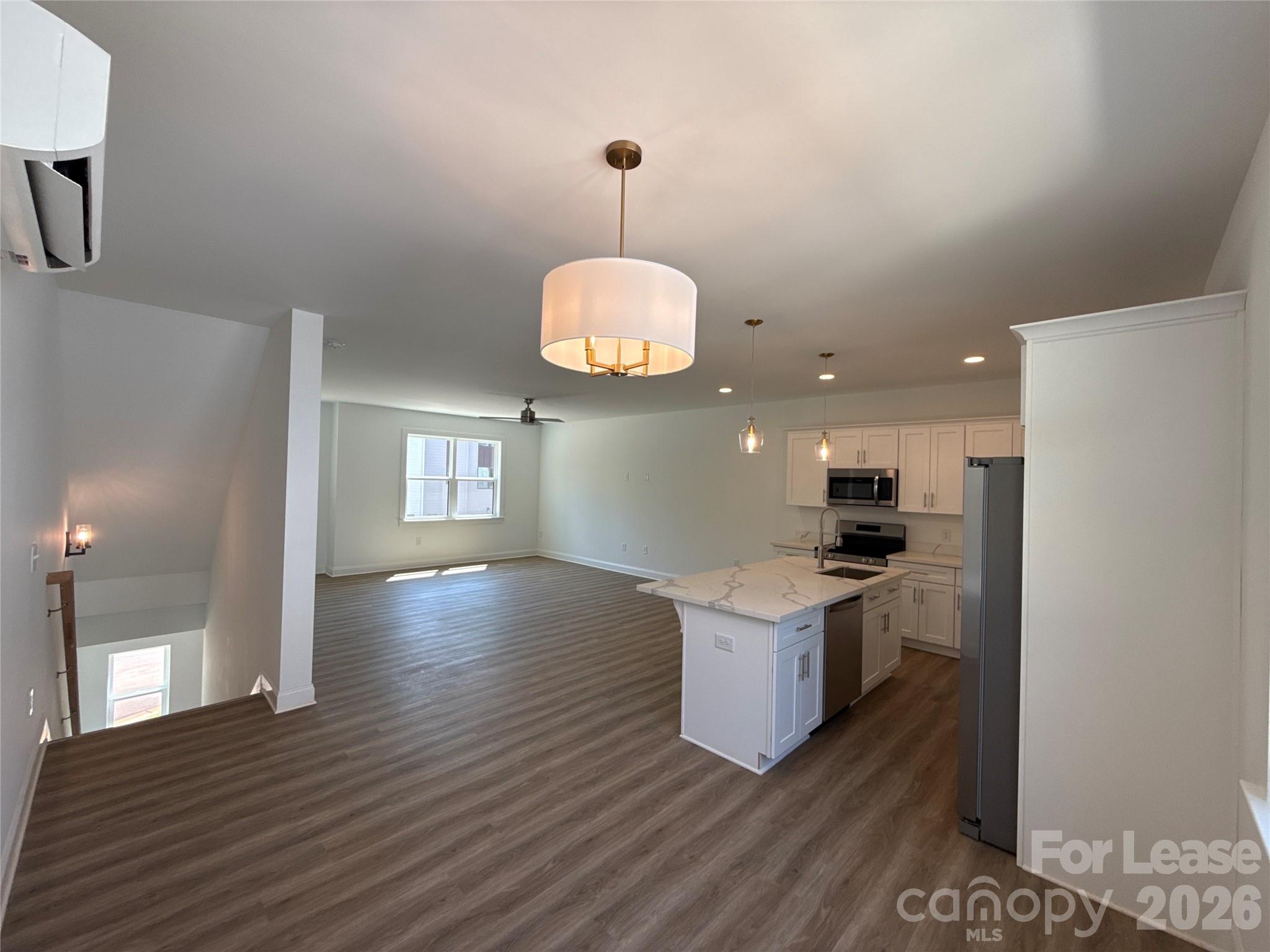 2100 Bombay Way Property Photo 2