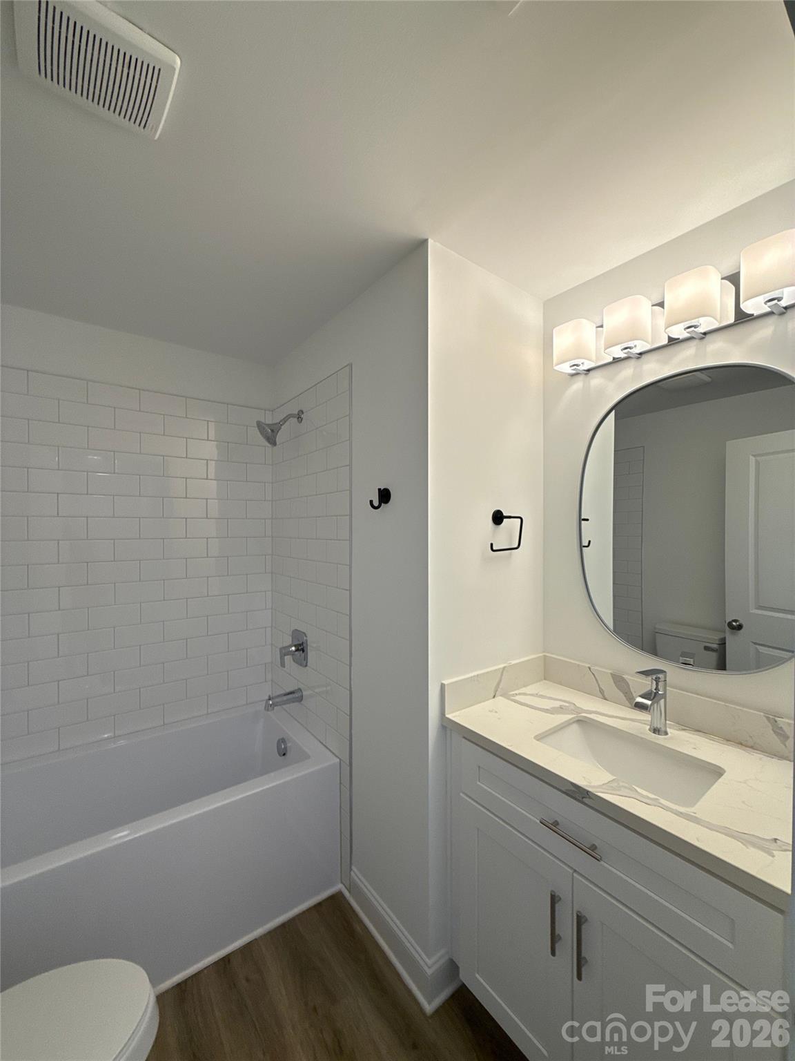 2100 Bombay Way Property Photo 12