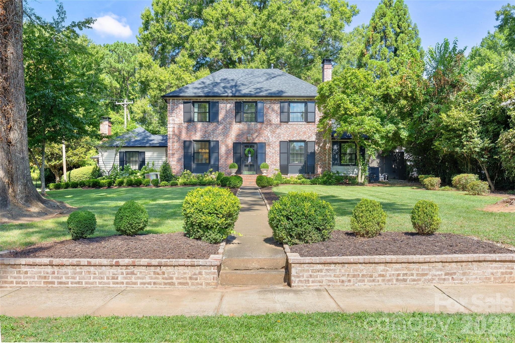 1838 S Wendover Road Property Photo 1