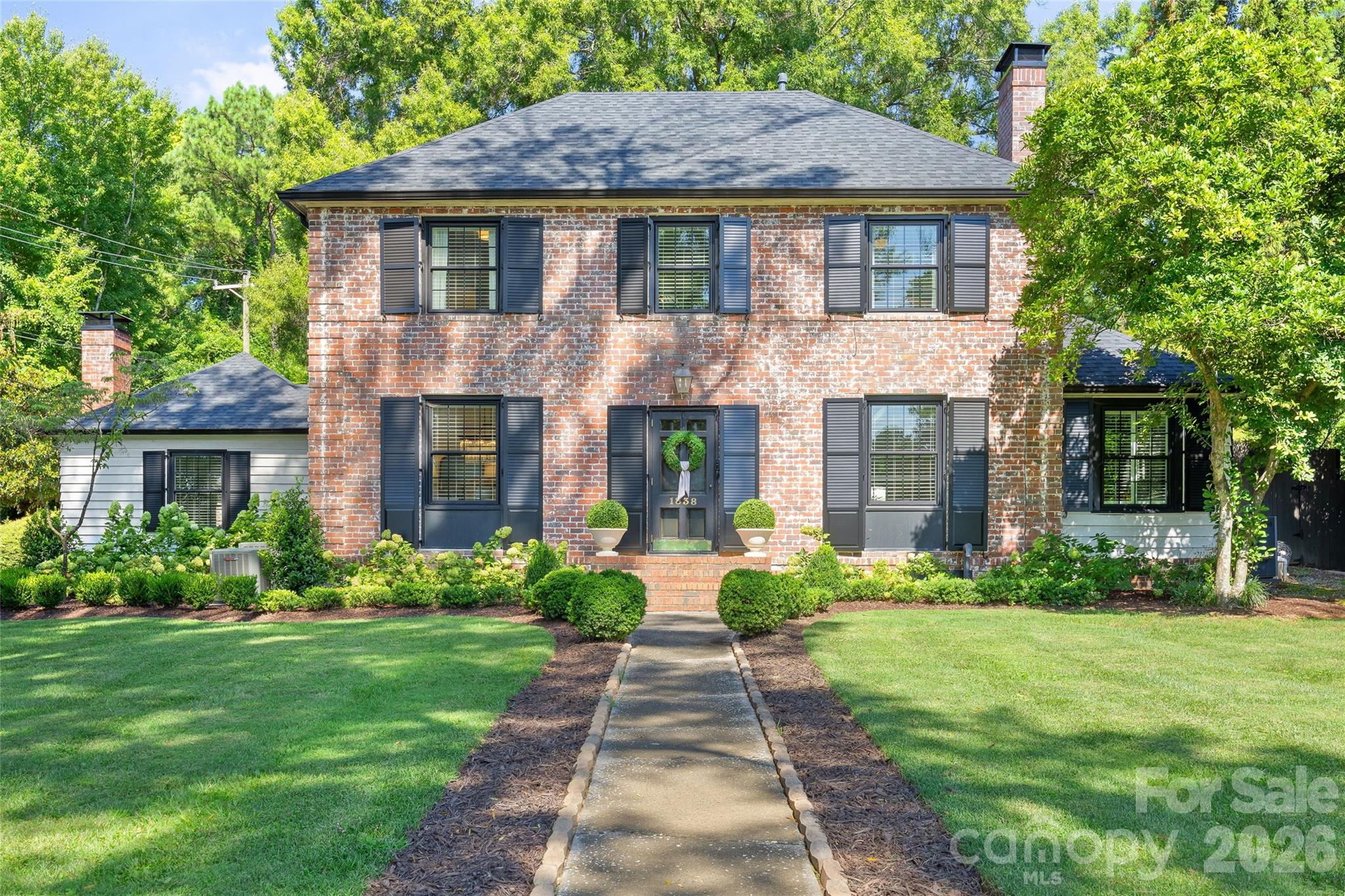 1838 S Wendover Road Property Photo 2