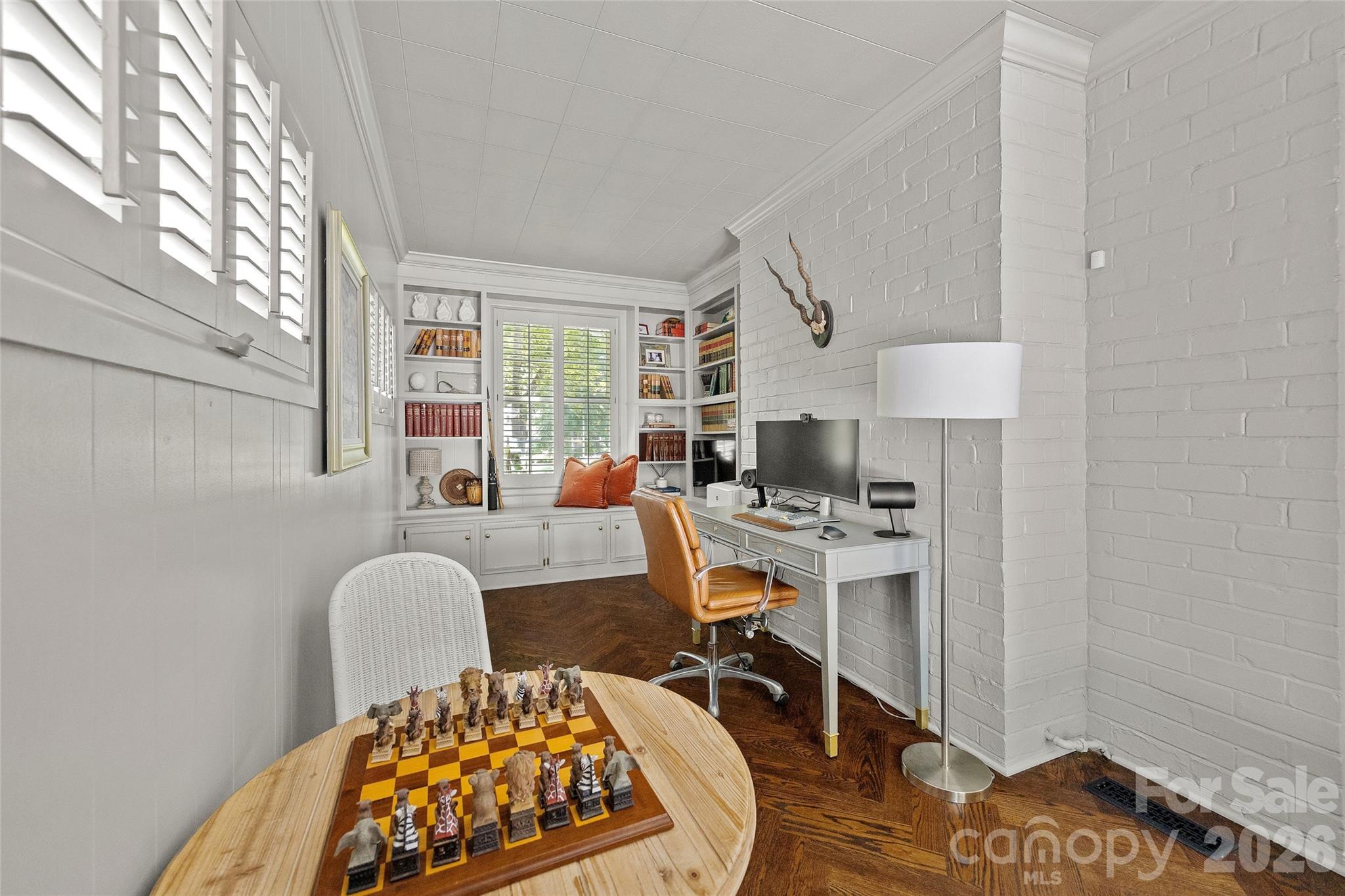 1838 S Wendover Road Property Photo 15