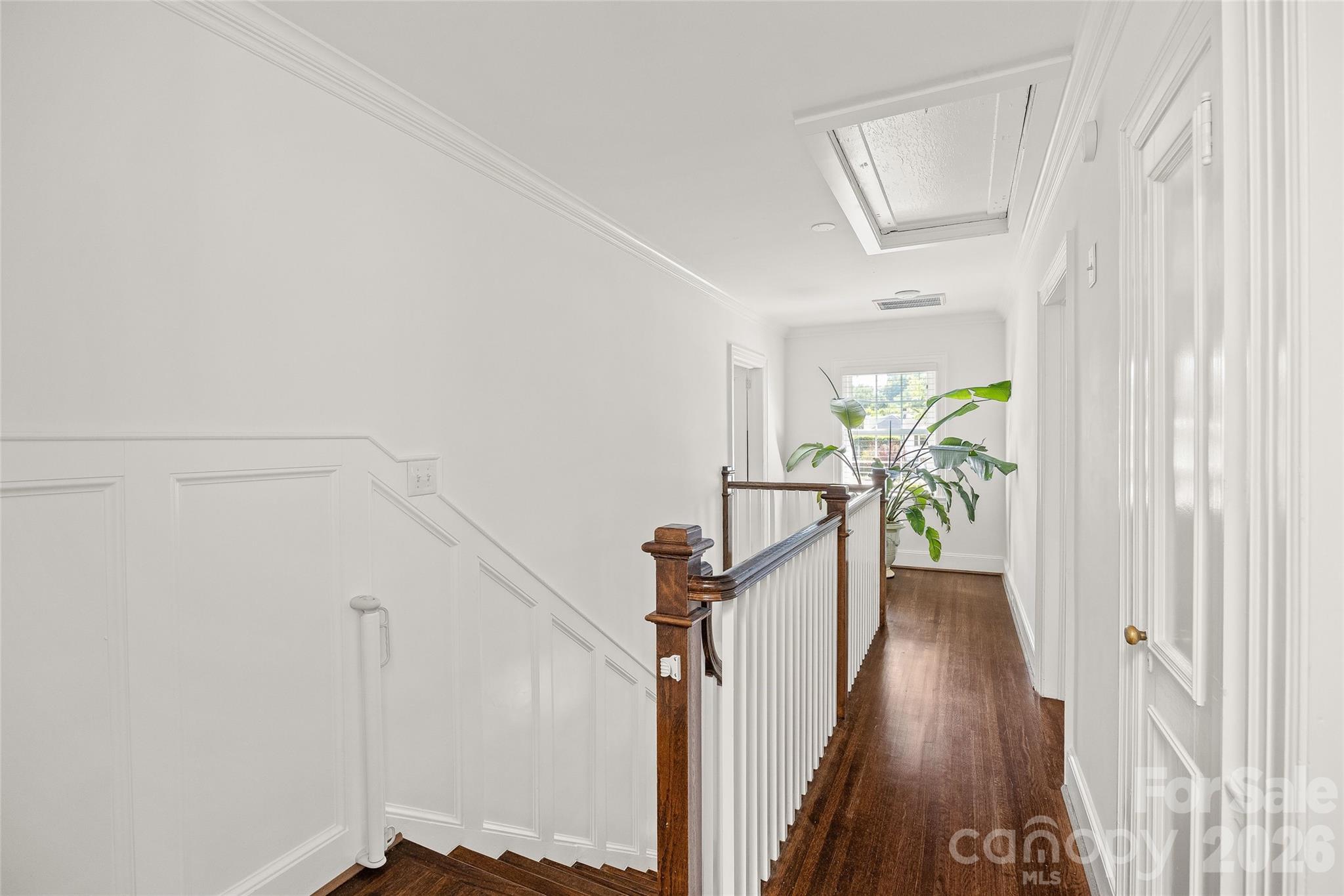 1838 S Wendover Road Property Photo 16