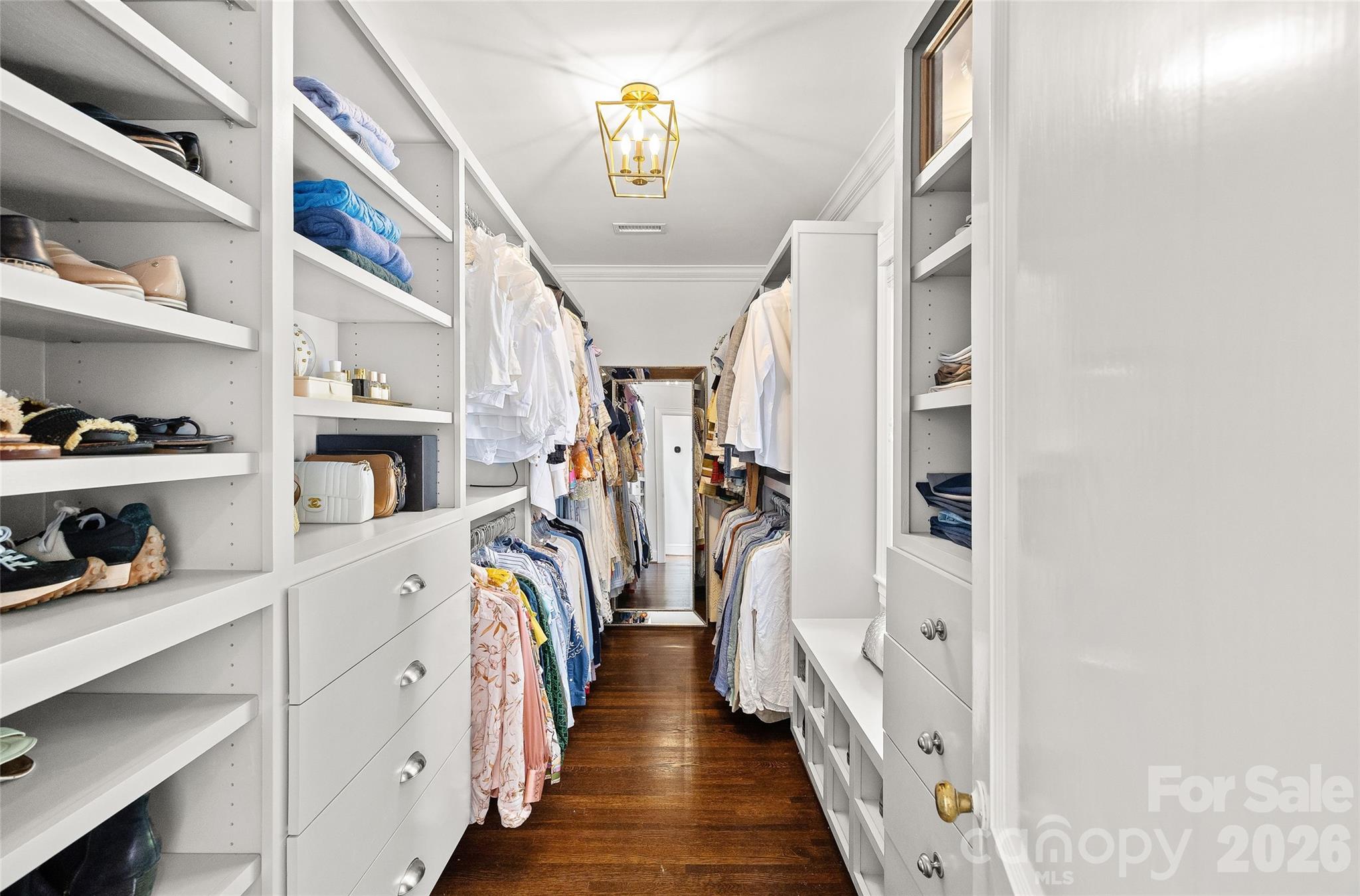 1838 S Wendover Road Property Photo 21