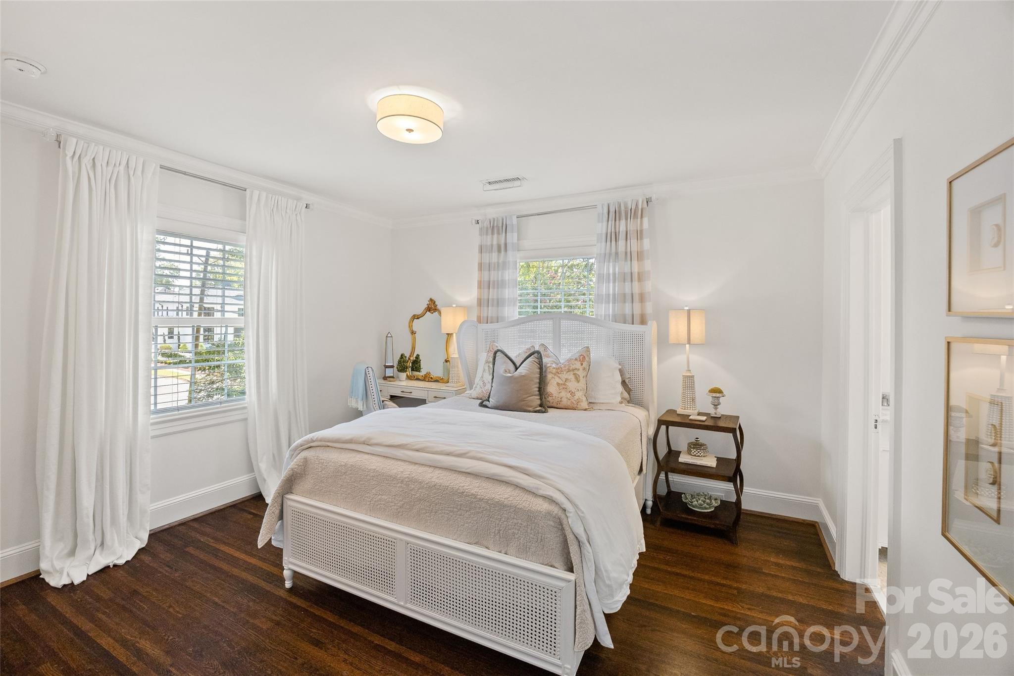 1838 S Wendover Road Property Photo 24