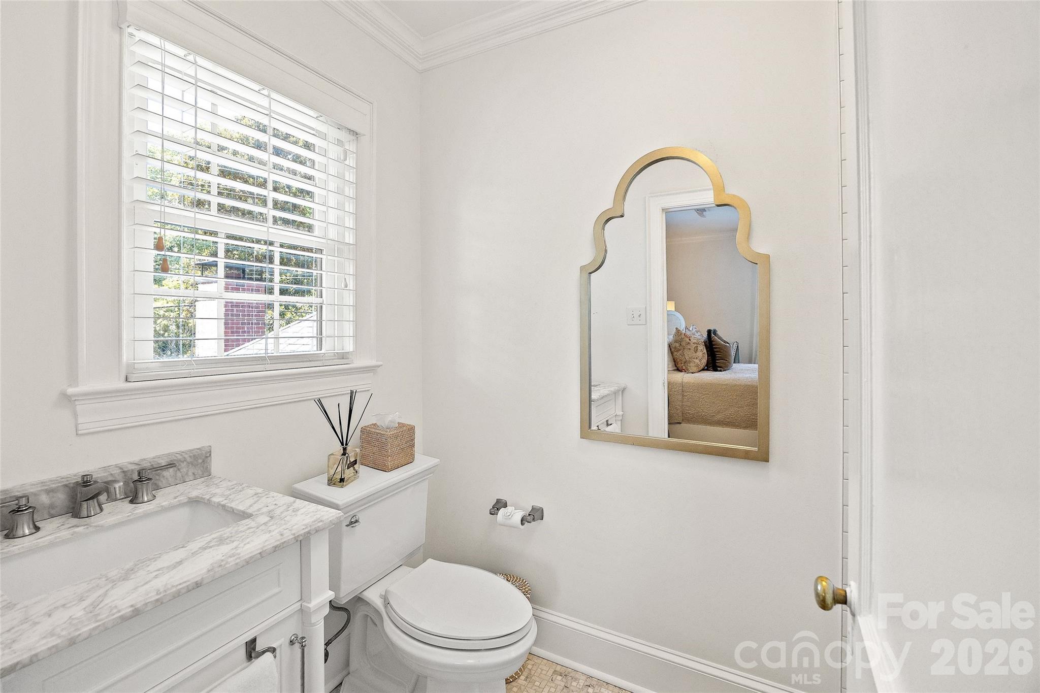 1838 S Wendover Road Property Photo 25