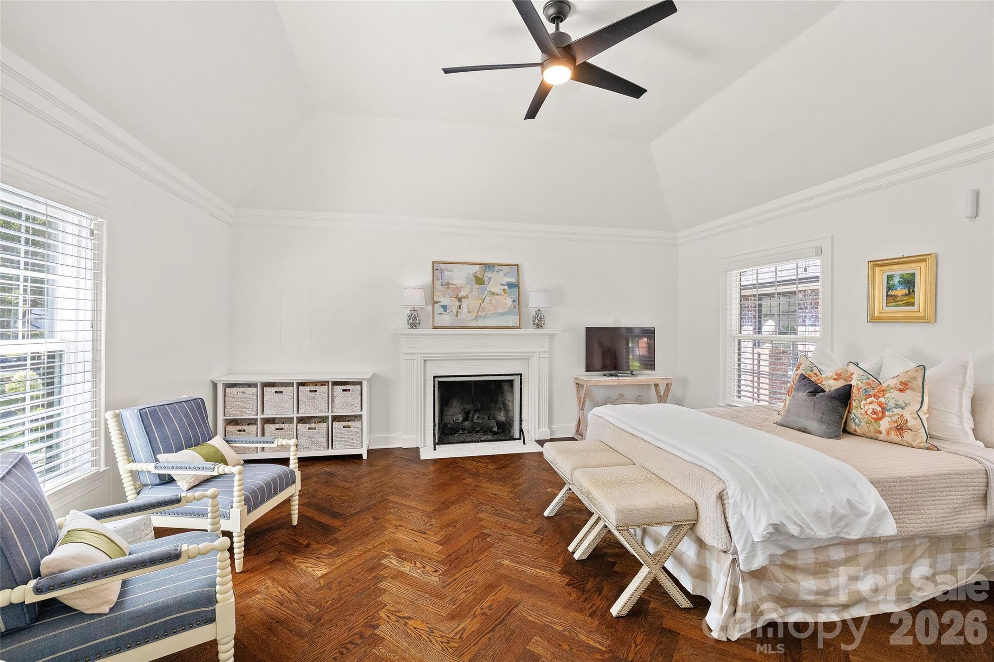 1838 S Wendover Road Property Photo 27