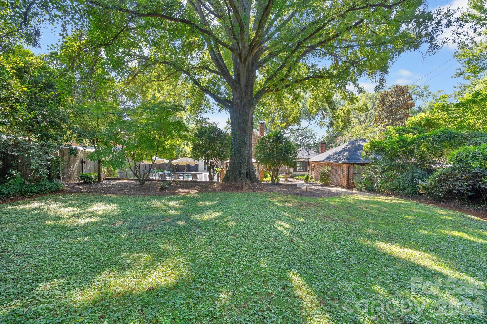 1838 S Wendover Road Property Photo 37