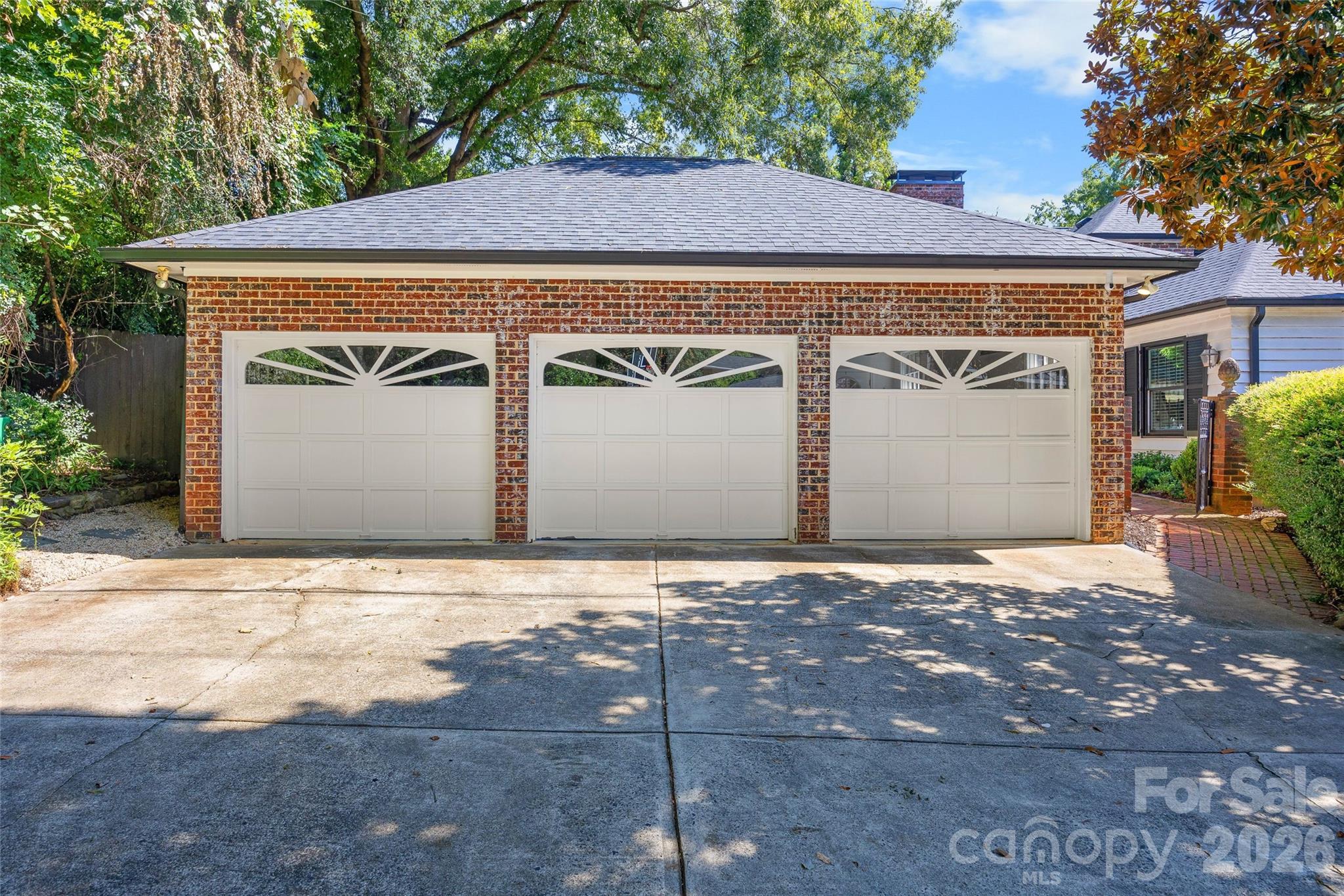 1838 S Wendover Road Property Photo 40