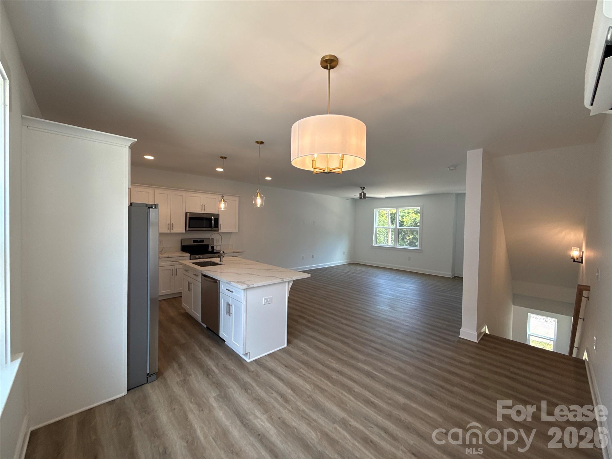 2106 Bombay Way Property Photo 2