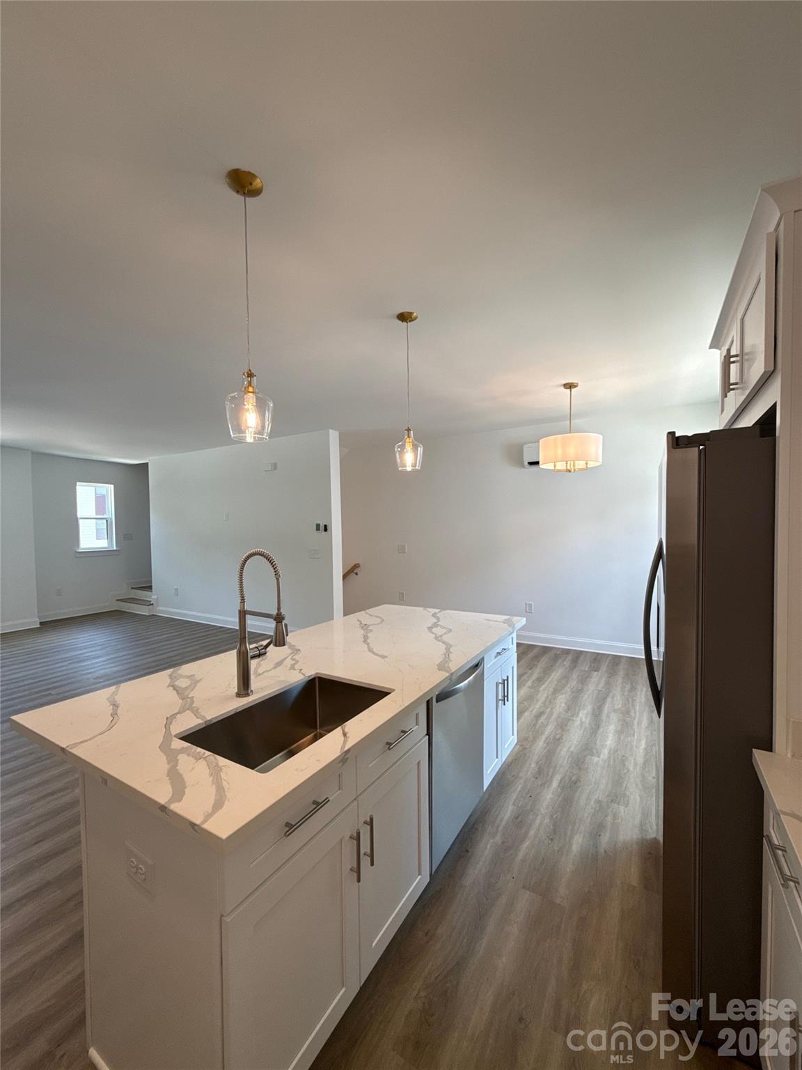 2106 Bombay Way Property Photo 5