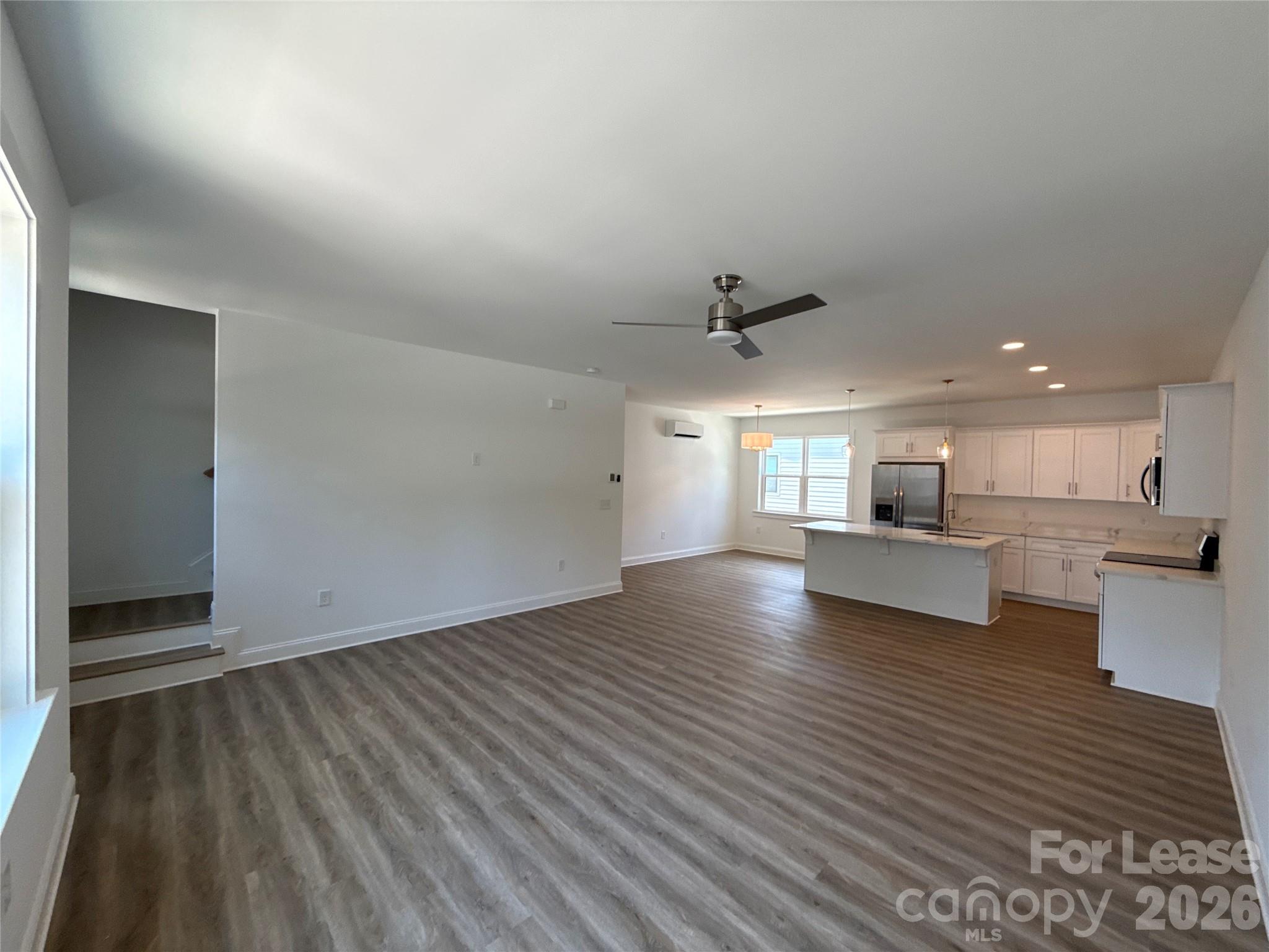 2106 Bombay Way Property Photo 7