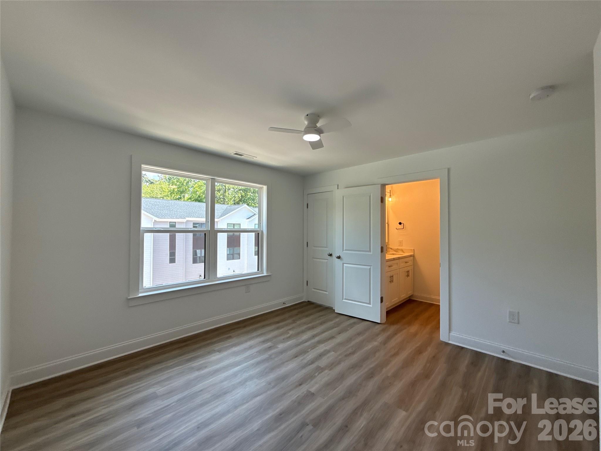 2106 Bombay Way Property Photo 8