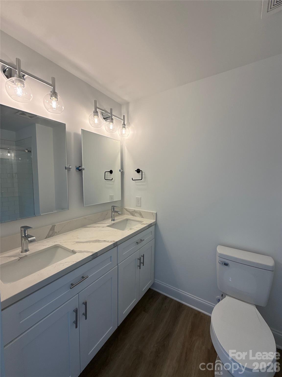 2106 Bombay Way Property Photo 9