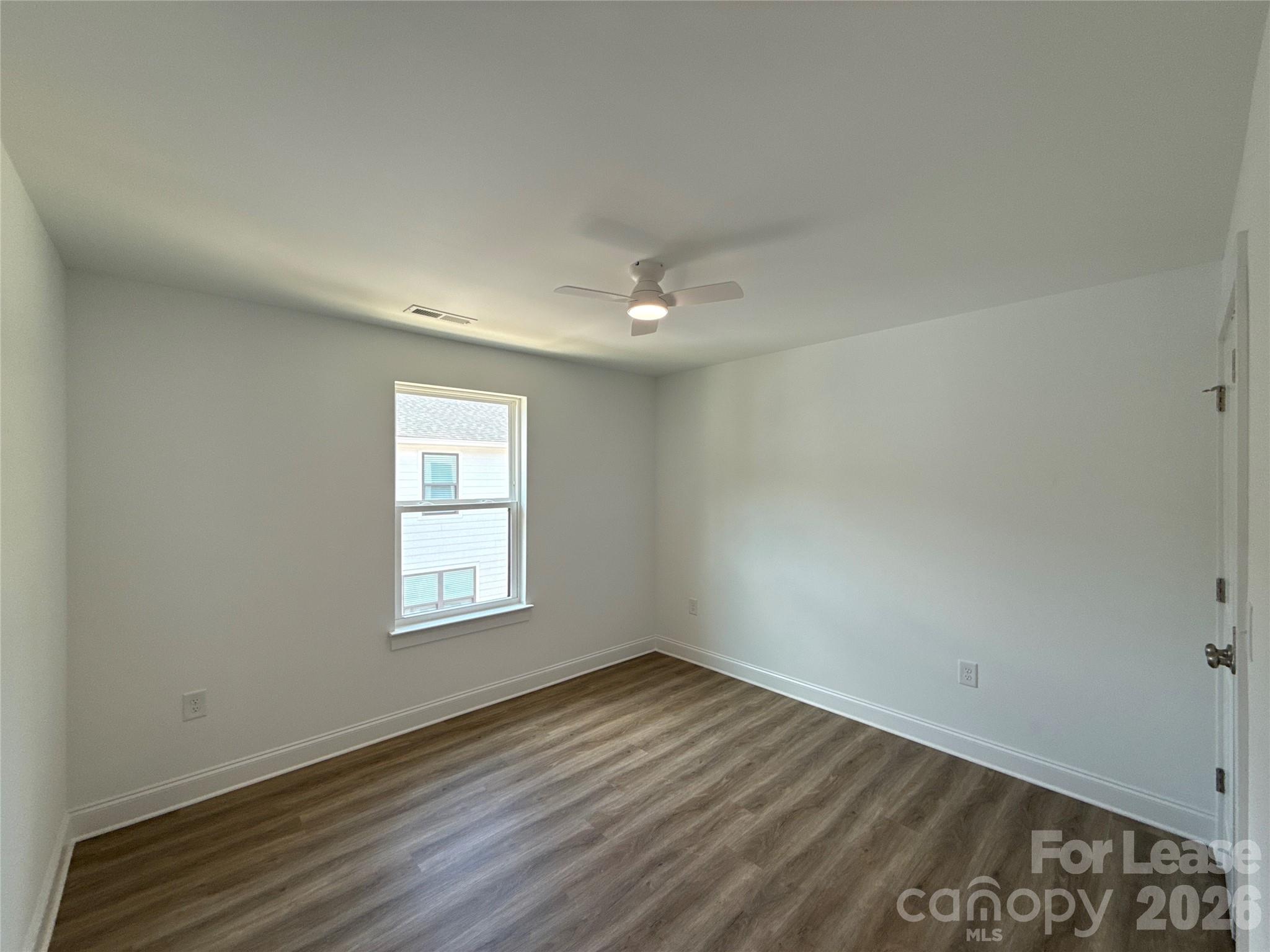 2106 Bombay Way Property Photo 11