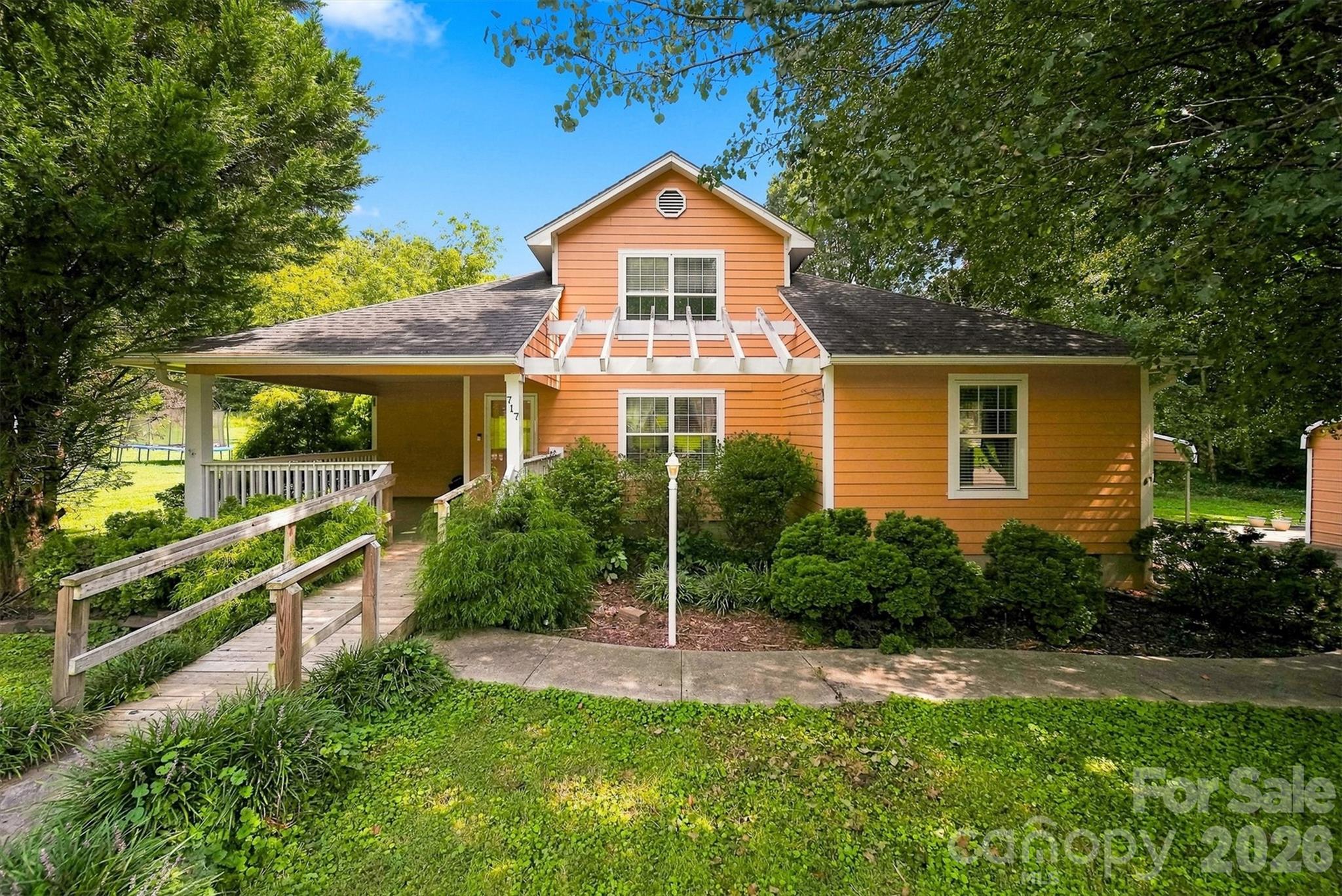 717 2nd Street Place Property Photo 1