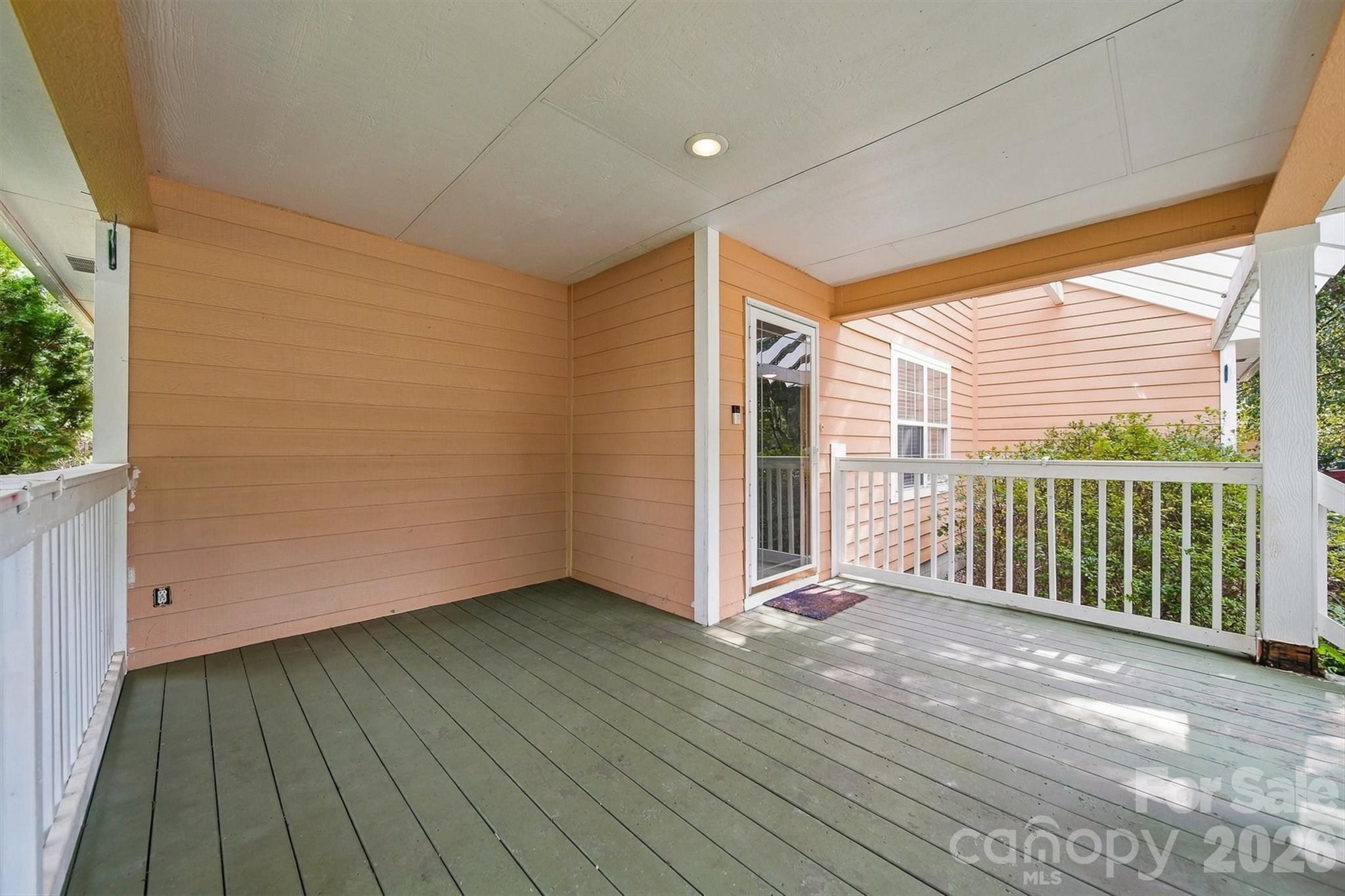 717 2nd Street Place Property Photo 2