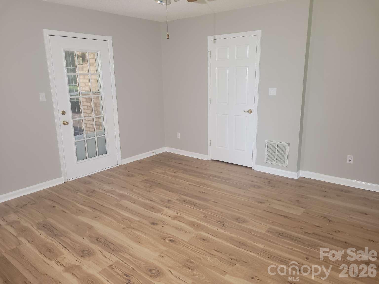 1275 Grady Lane Property Photo 14