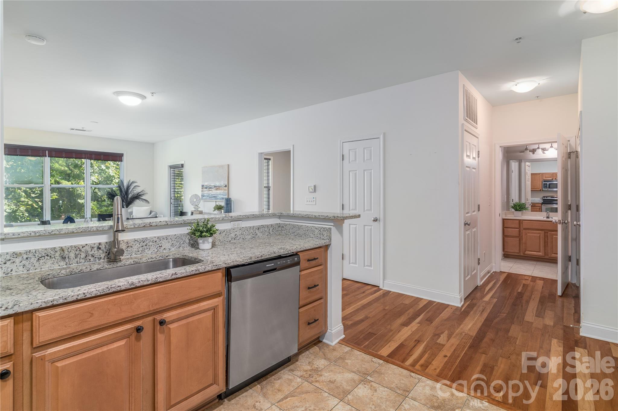 1000 E Woodlawn Road 217 Property Photo 5