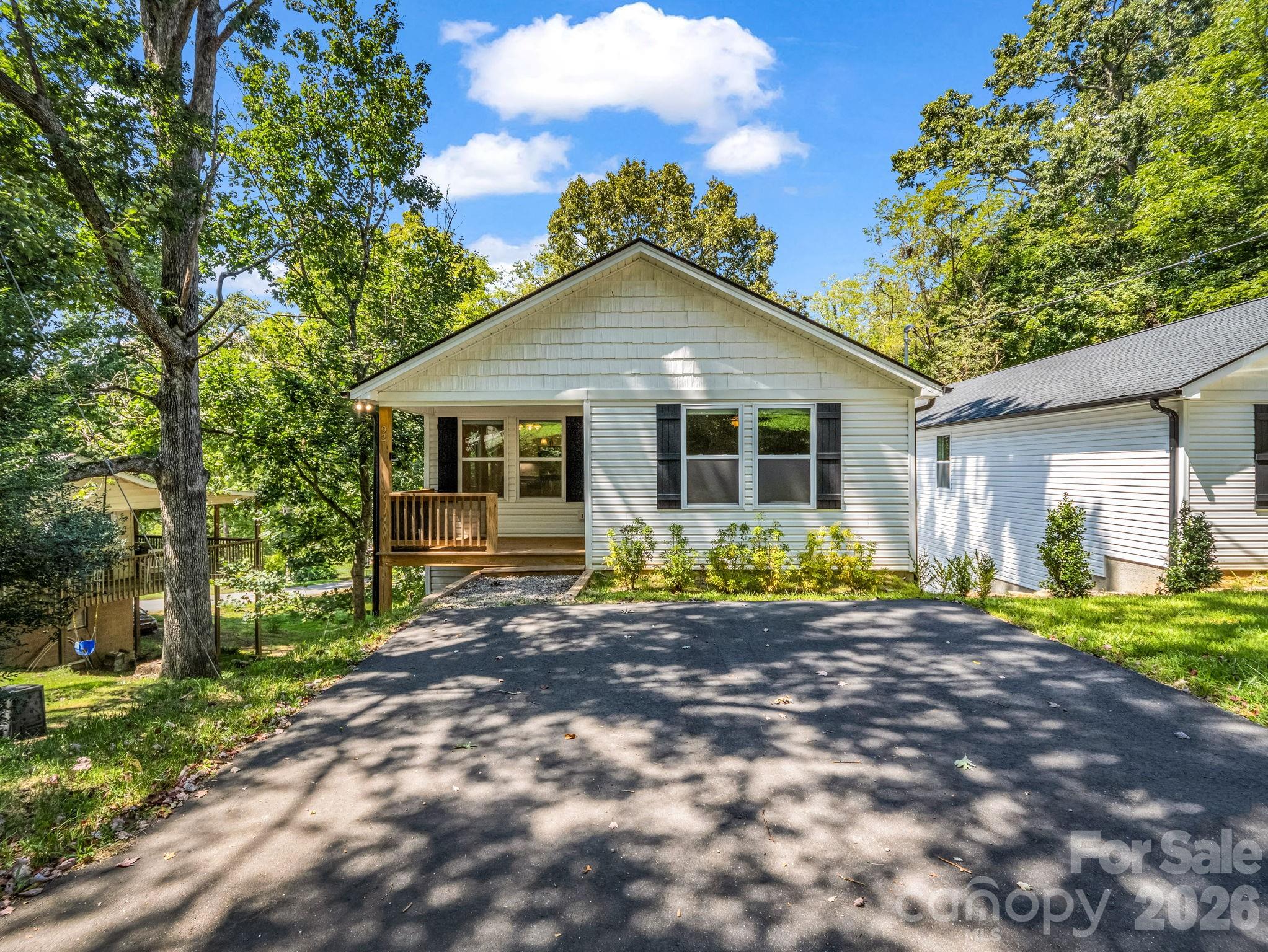 92 Lakeside Drive Property Photo 1