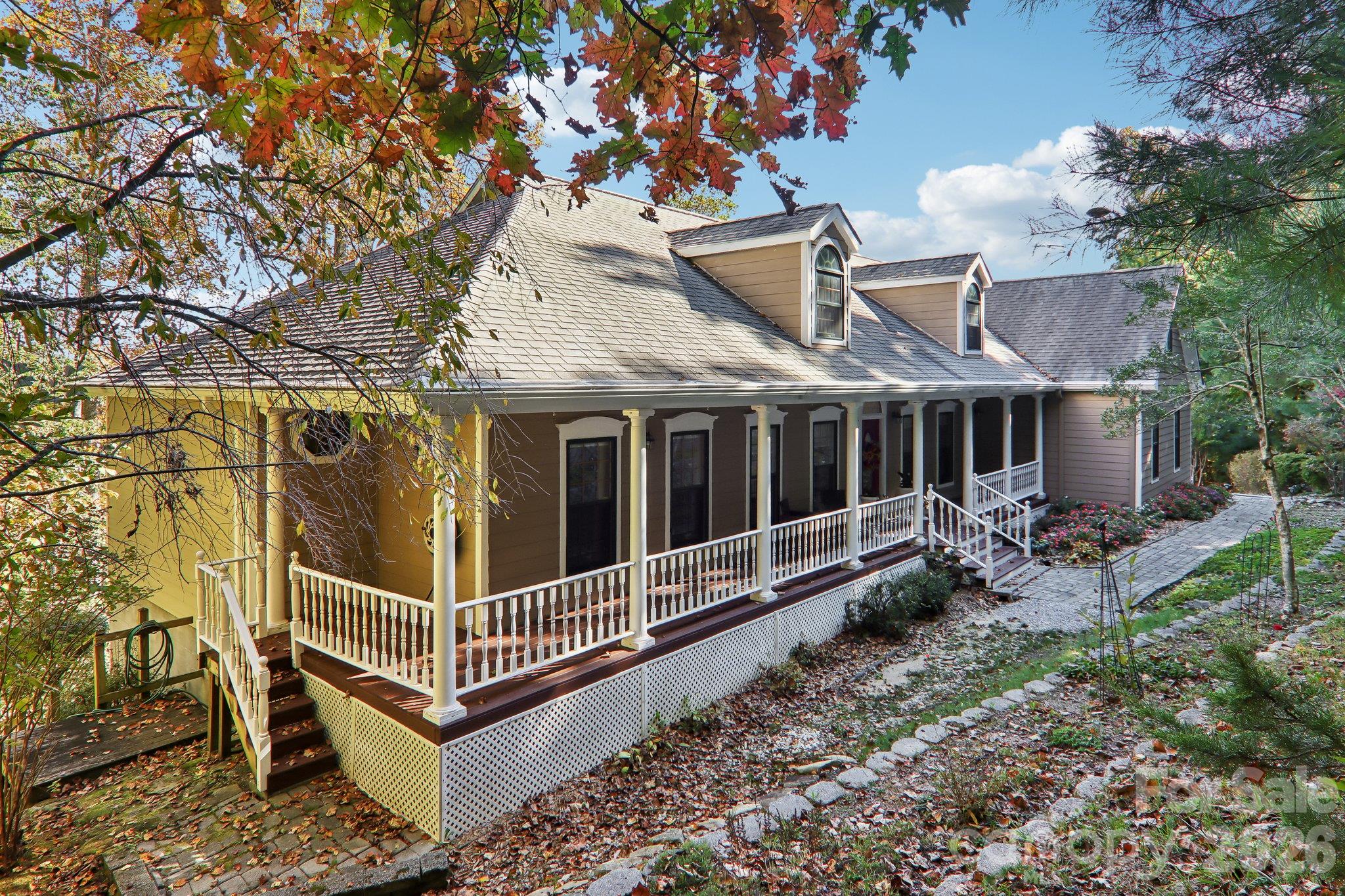 16 Hobe Crest Property Photo 1