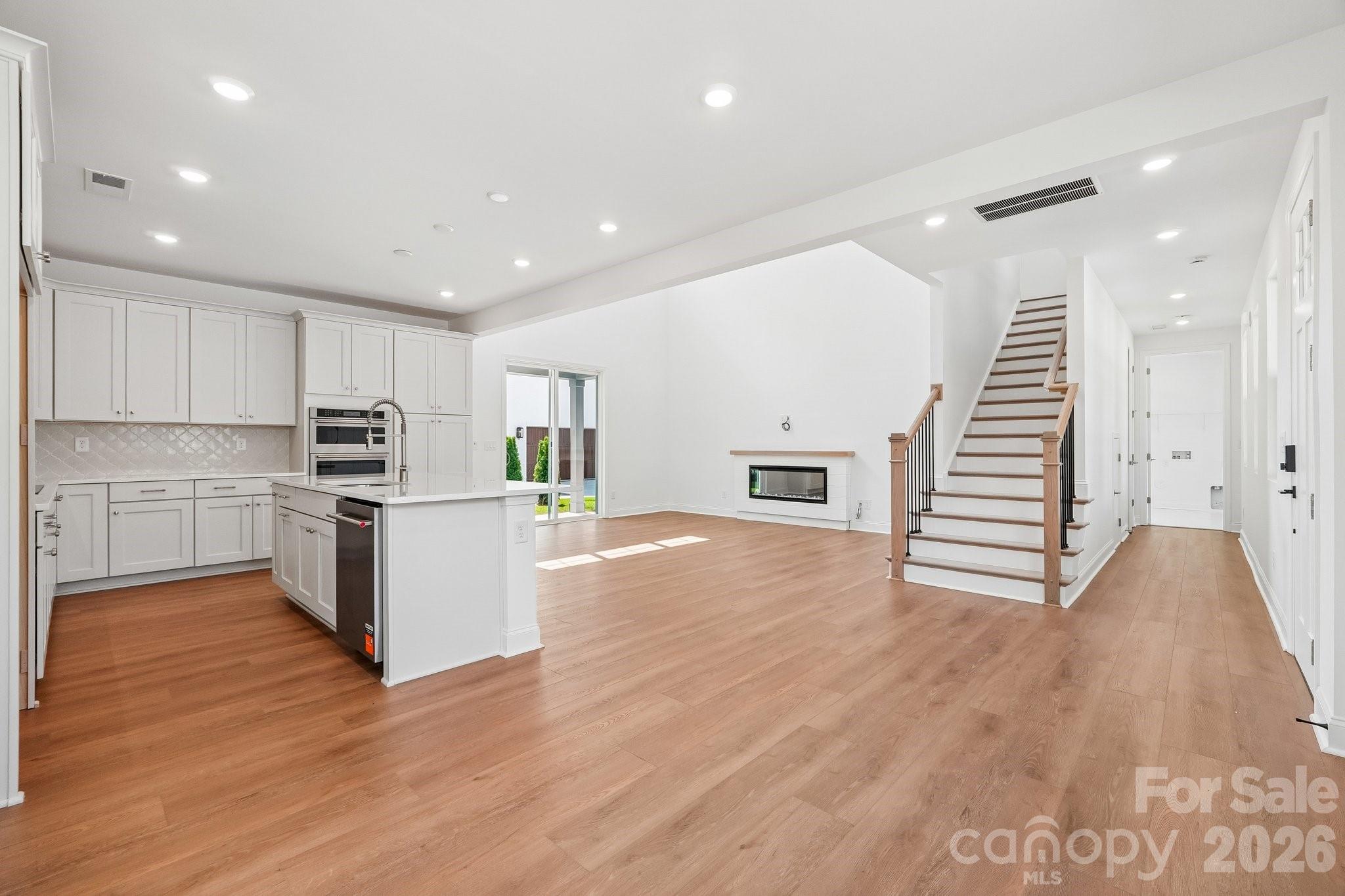 1009 Cobalt Drive Property Photo 2