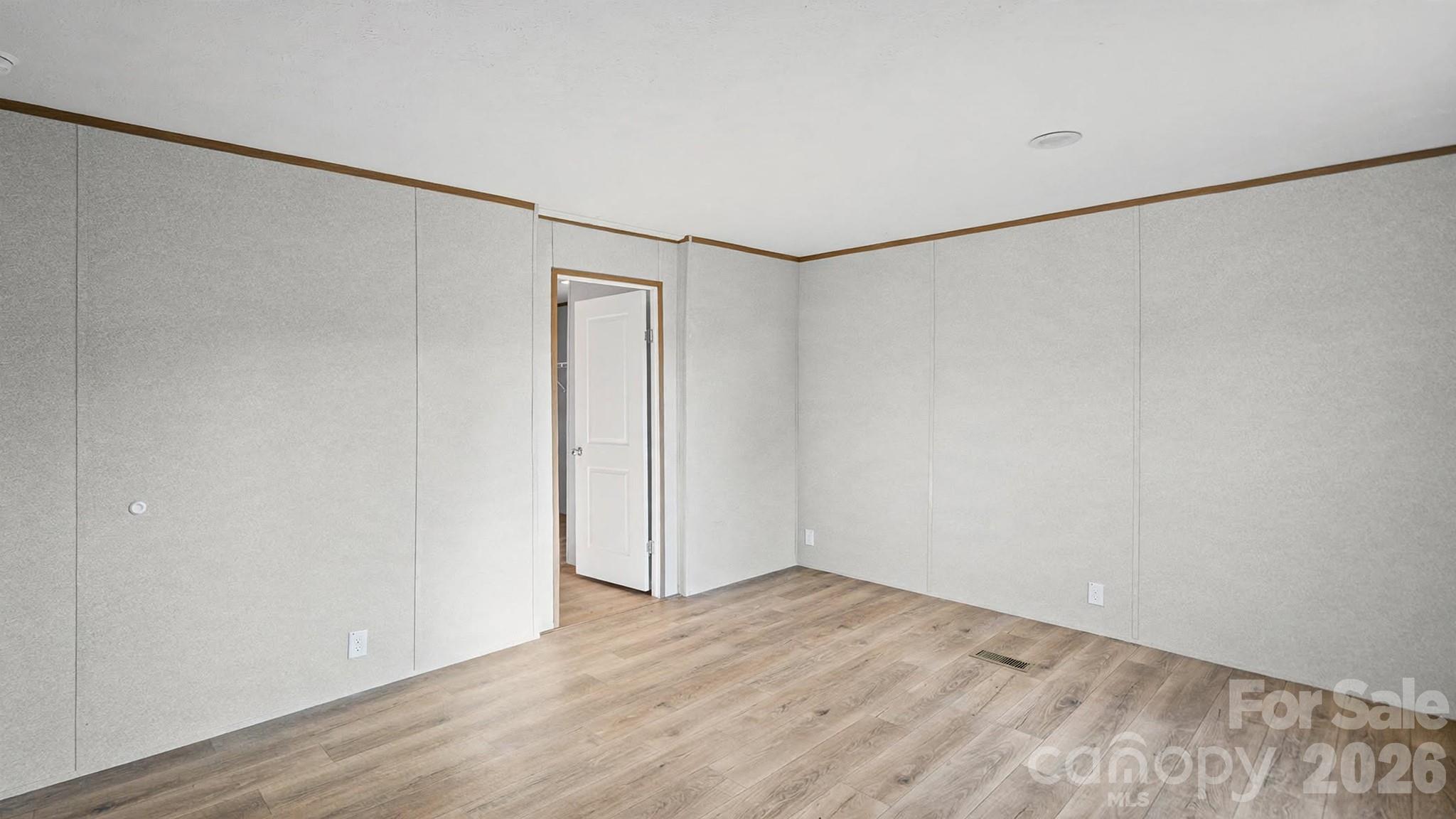 2201 Kingston Road Property Photo 11