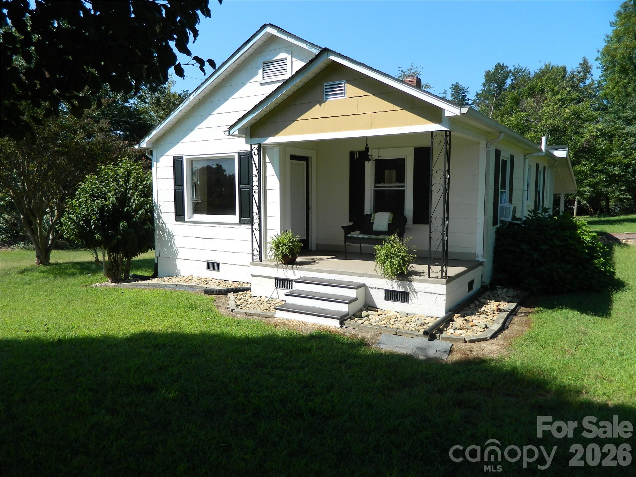 4441 Hickory Nut Ridge Road Property Photo 1