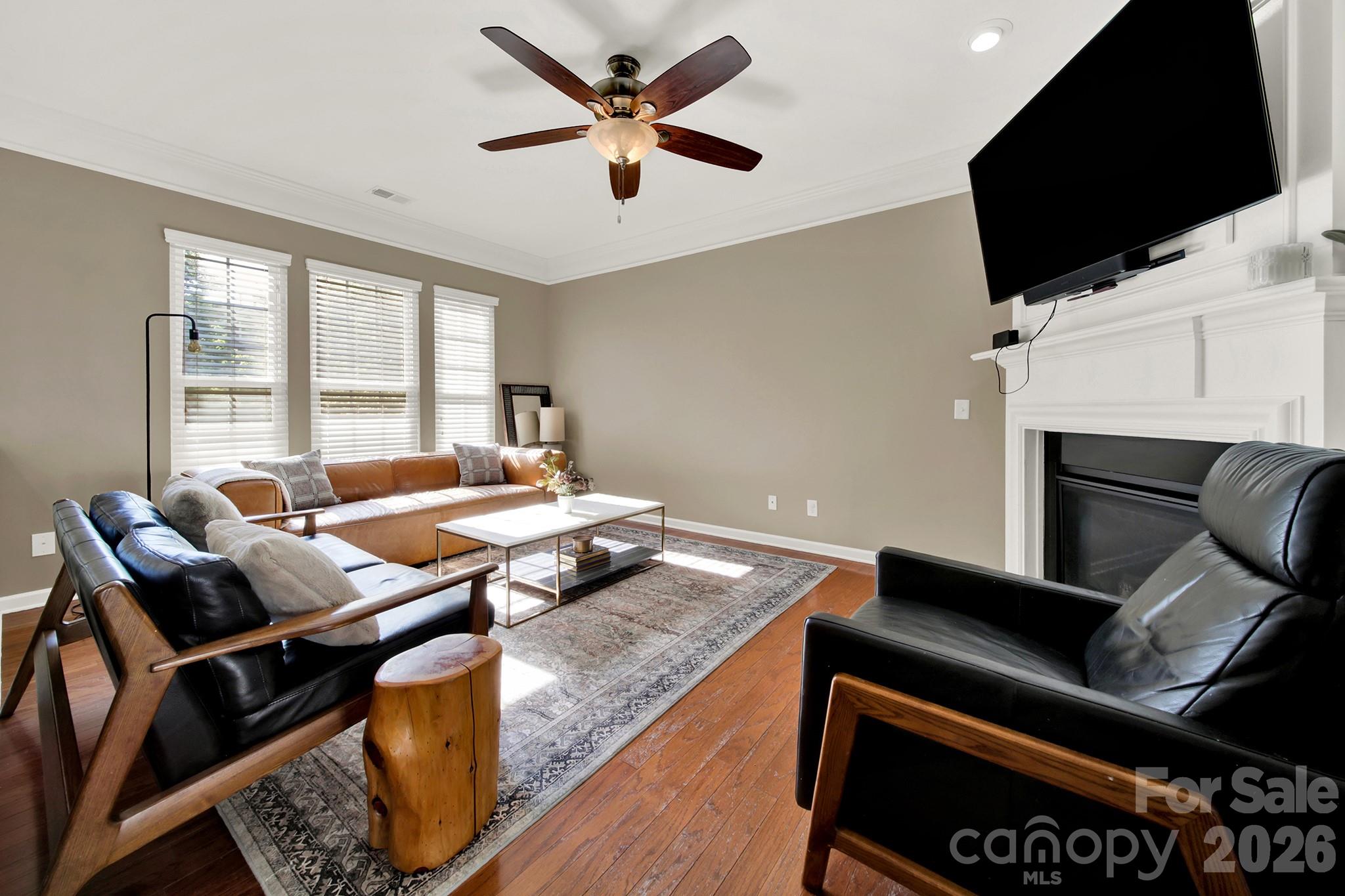 927 Lyndley Drive Property Photo 8