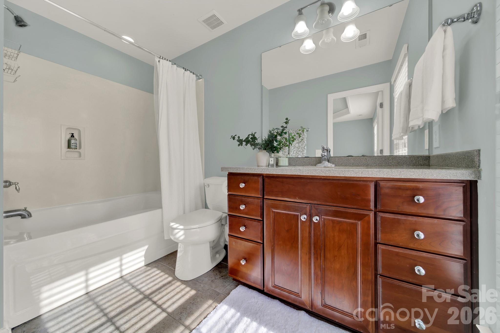 927 Lyndley Drive Property Photo 18