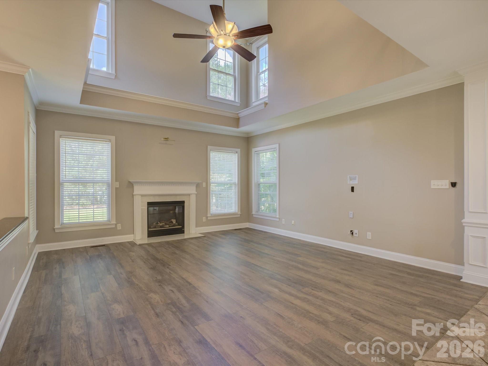 605 Queenswater Lane Property Photo 7