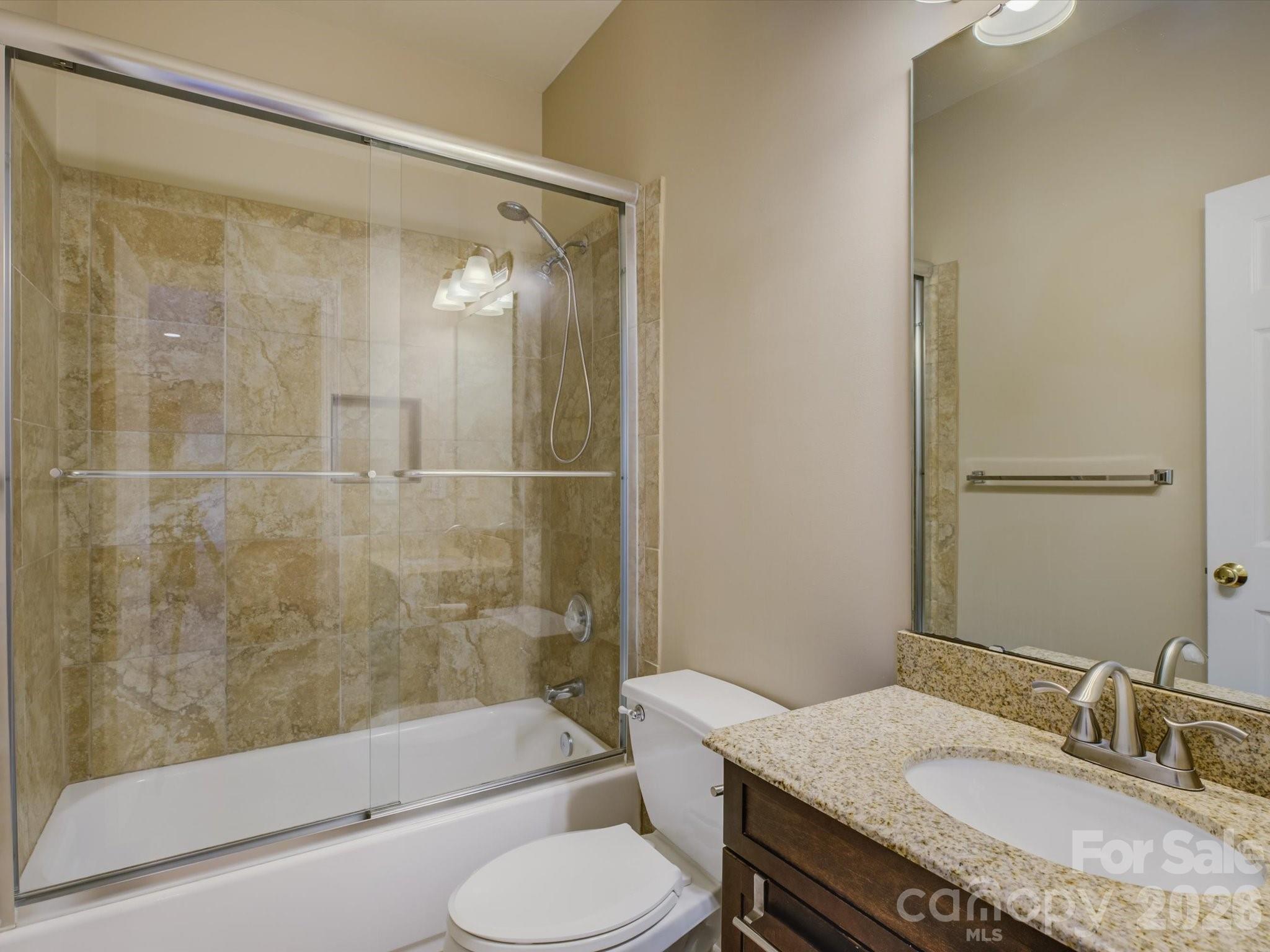 605 Queenswater Lane Property Photo 16