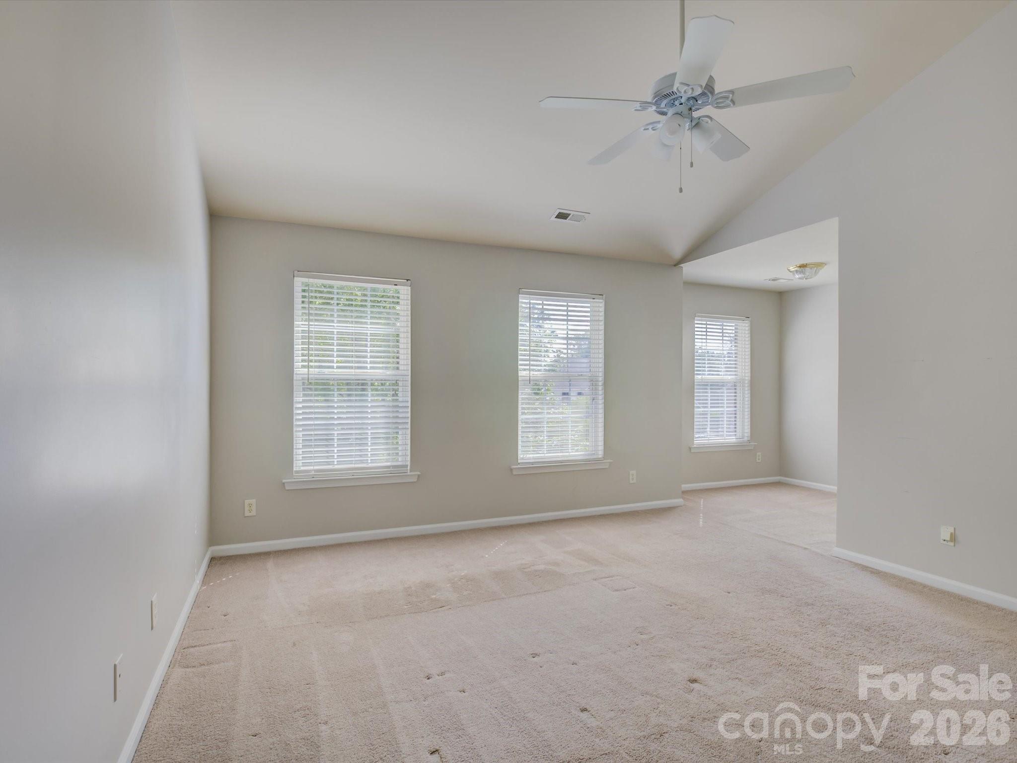 605 Queenswater Lane Property Photo 20