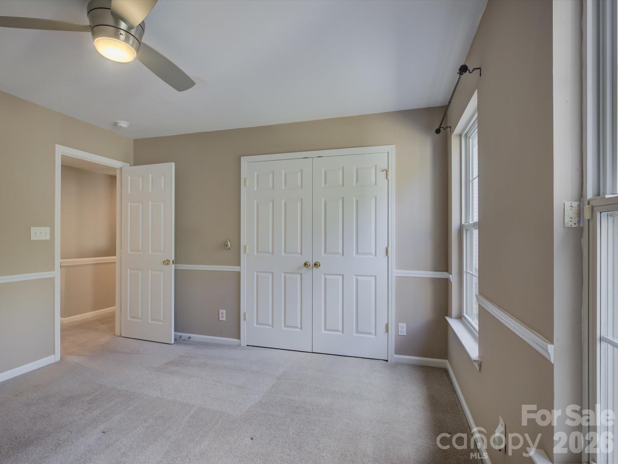 605 Queenswater Lane Property Photo 30