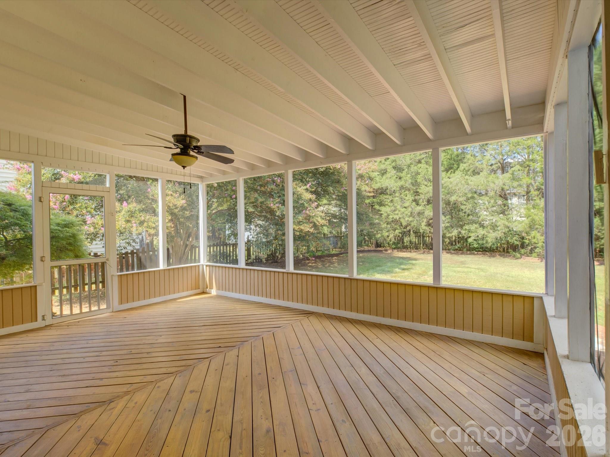 605 Queenswater Lane Property Photo 44