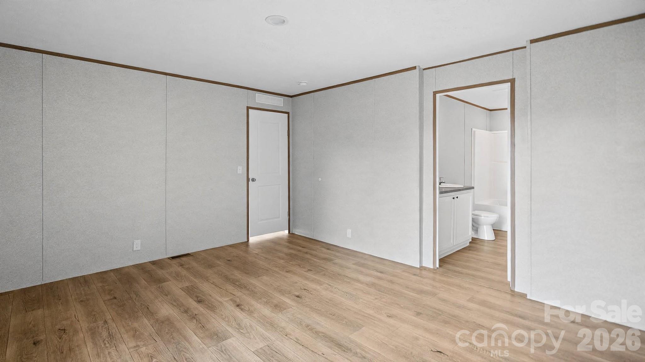 2203 Kingston Road Property Photo 6