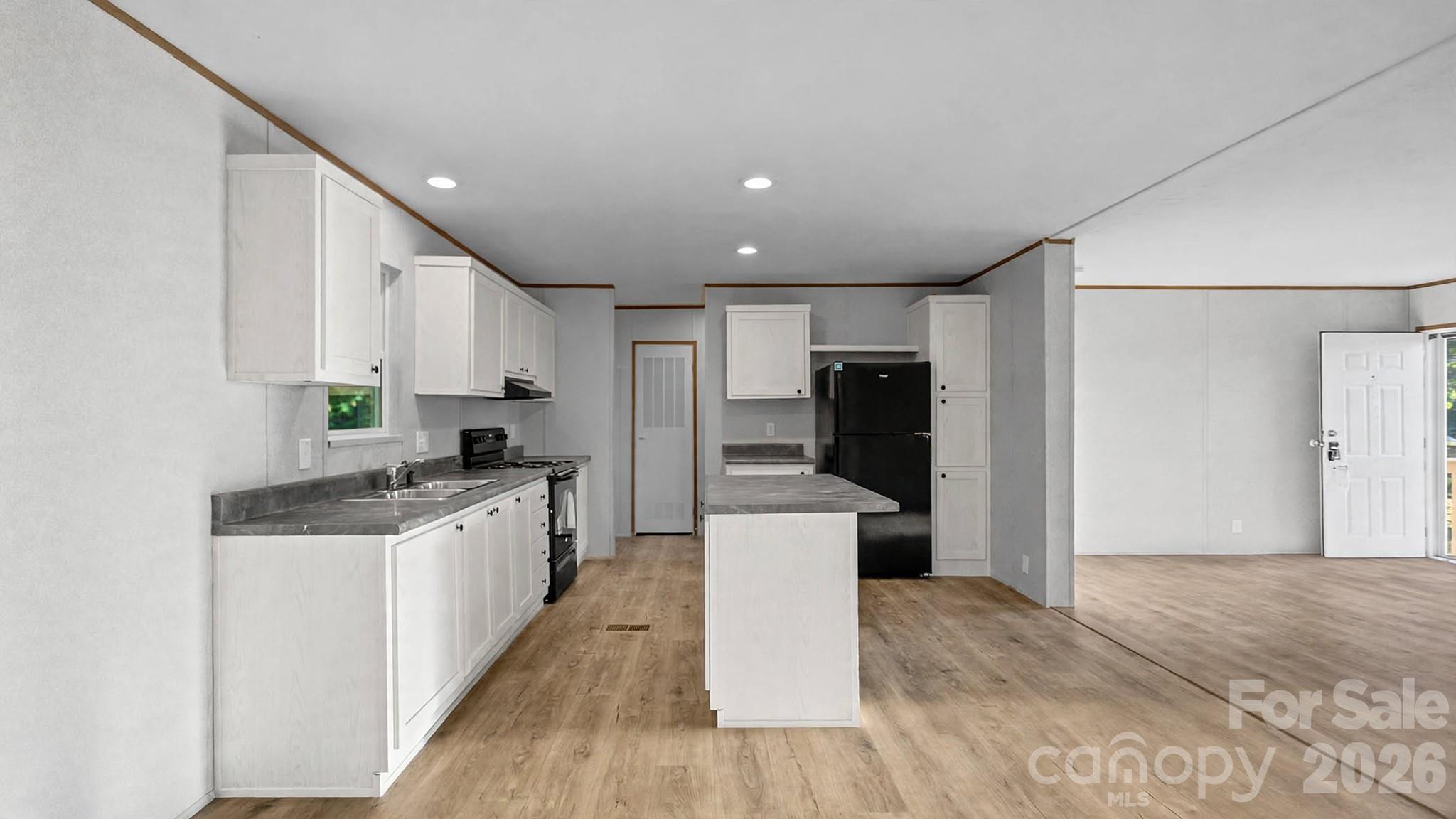 2203 Kingston Road Property Photo 15