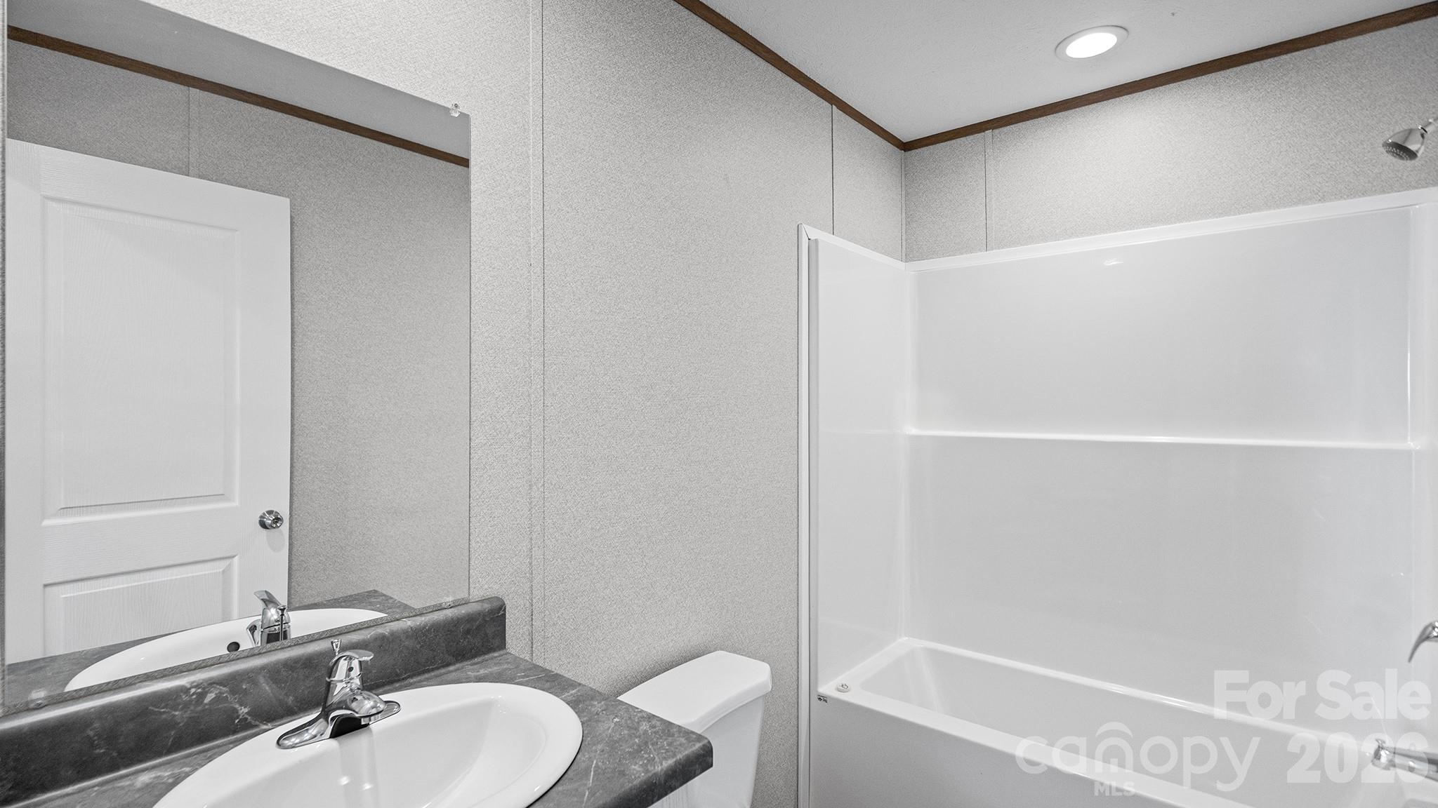 2203 Kingston Road Property Photo 20