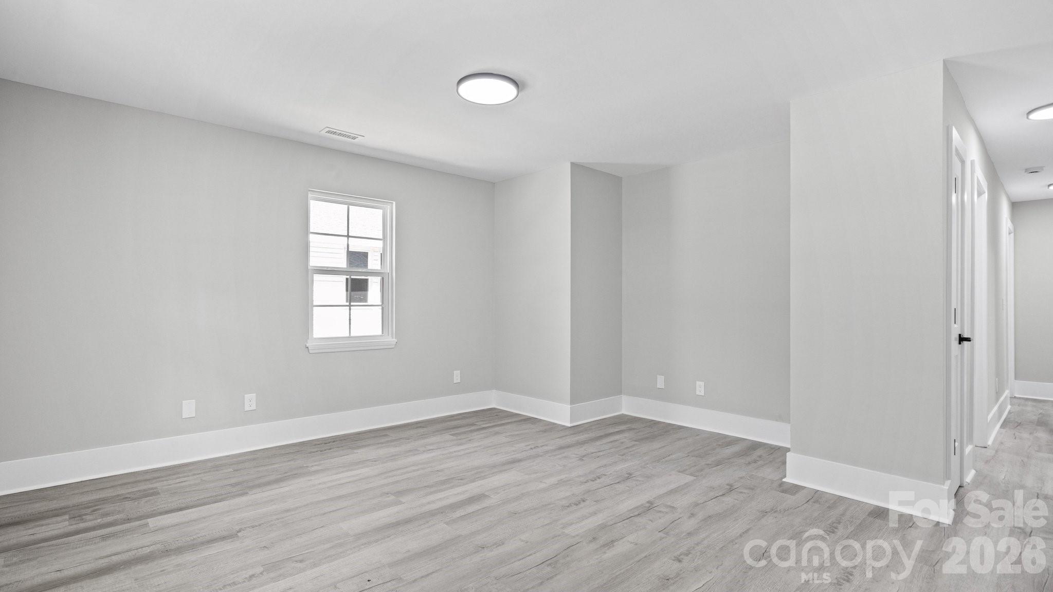 125 Oregon Street Property Photo 7